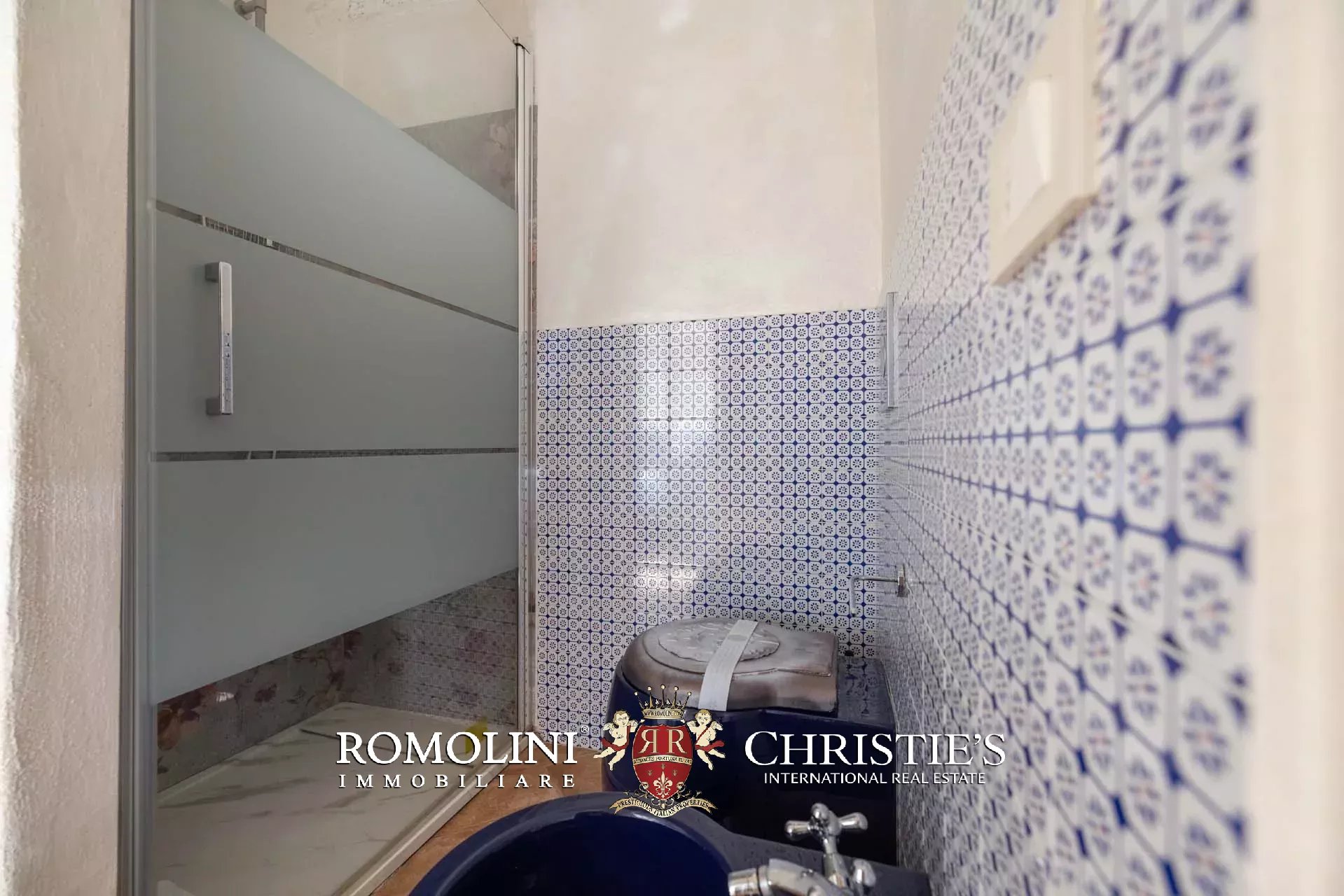 10 Bedroom Chateau's Image 47