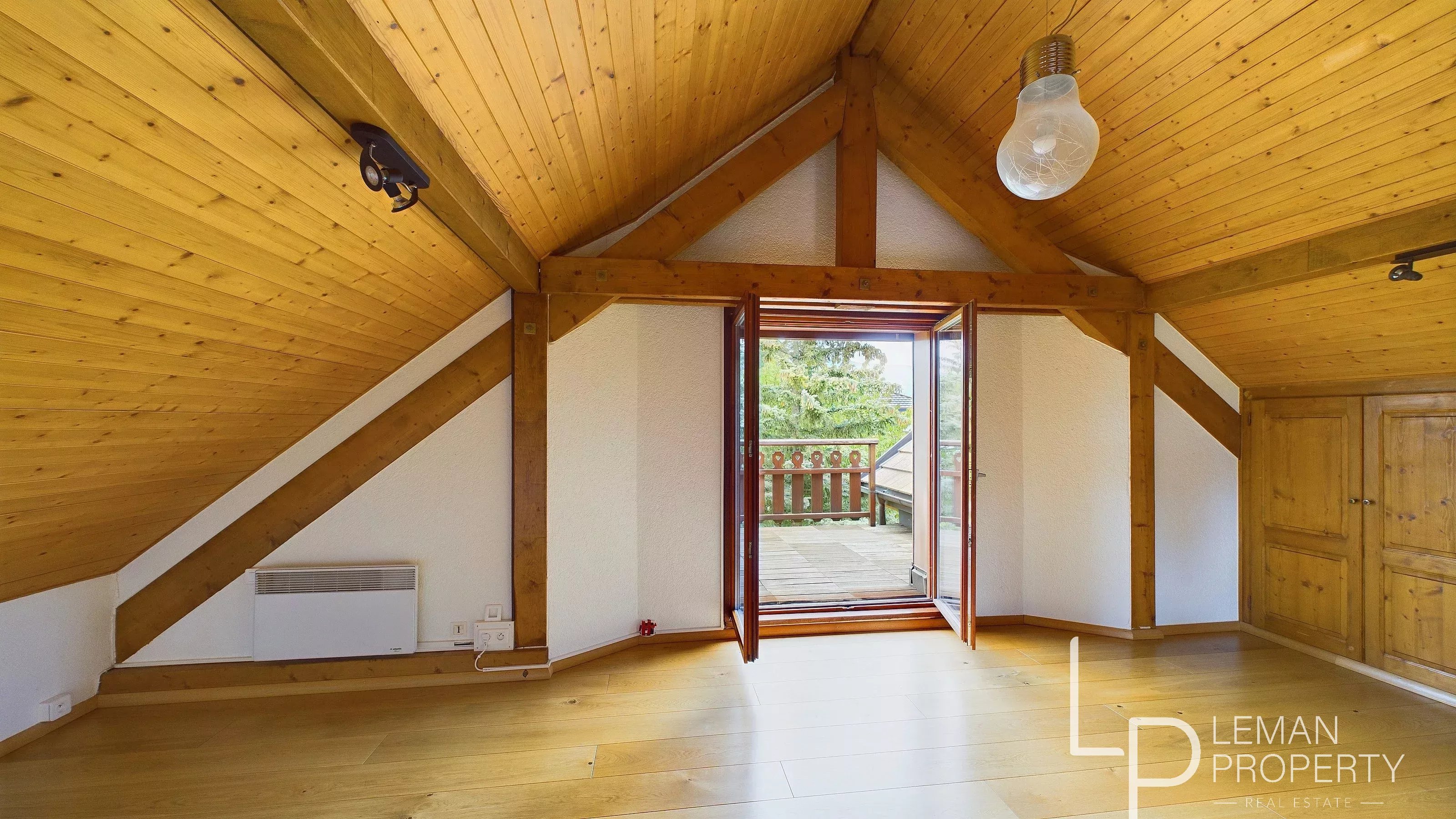 maison de 170 m2 comprenant 7 pièces