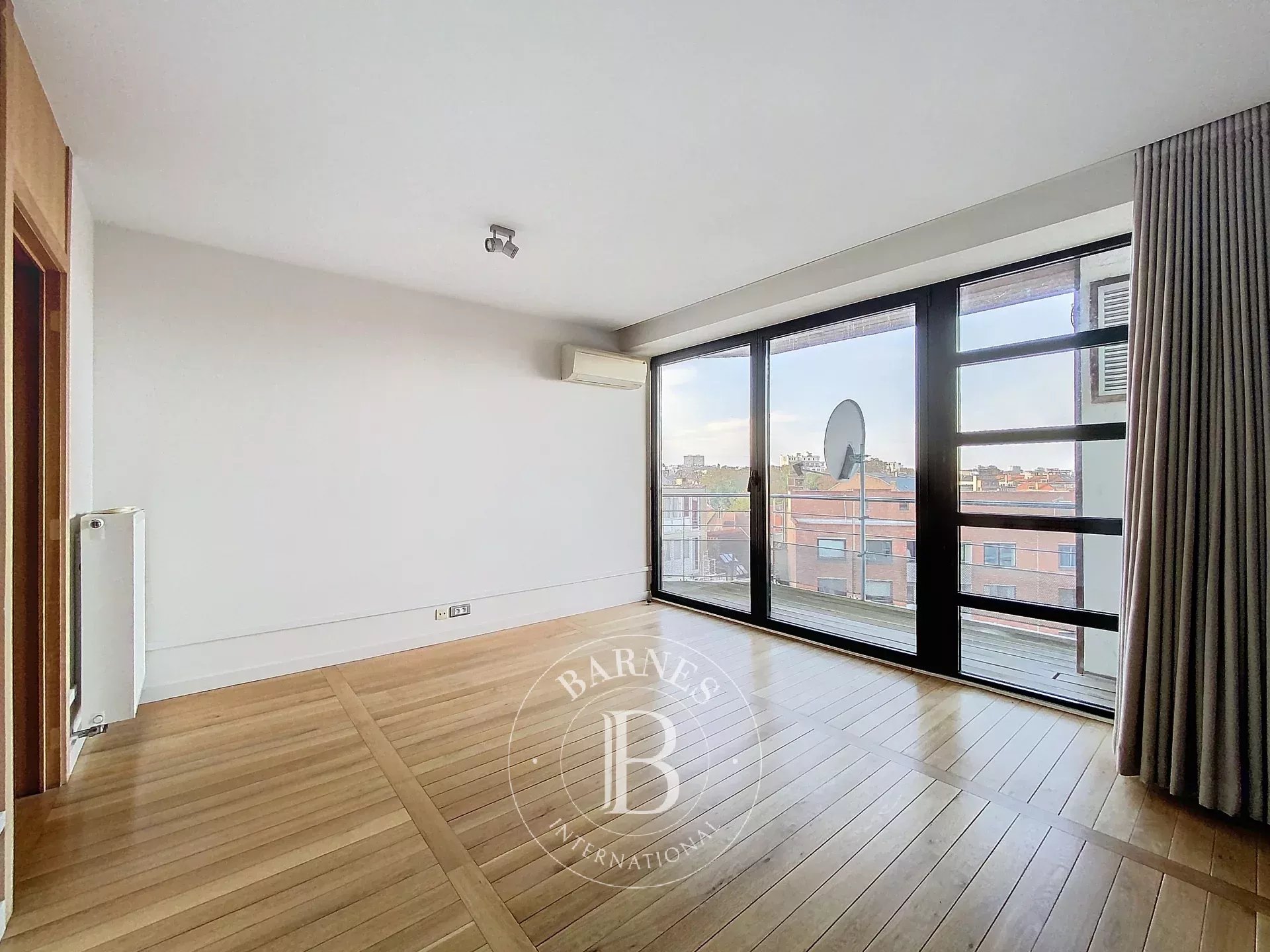 UNDER OFFER - Louise - 3 bedroom flat - Panoramic view