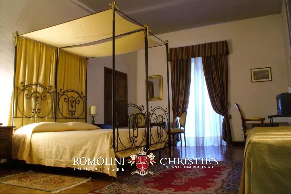 12 Bedroom Villa/Townhouse's Image 25