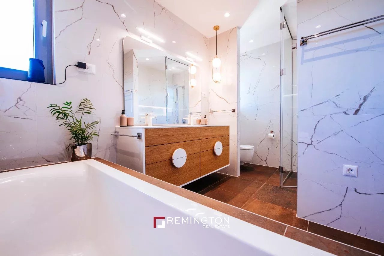 5 Bedroom Villa/Townhouse's Image 6