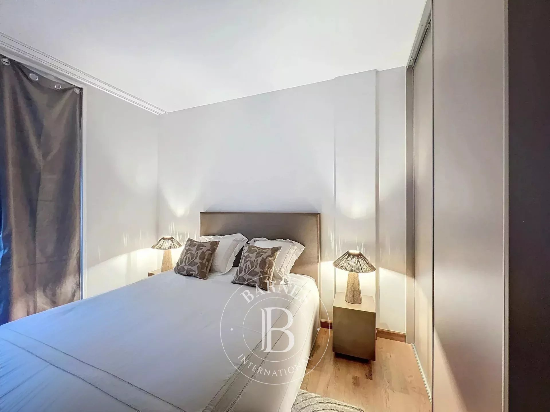 Daire Paris 8ème - picture 6