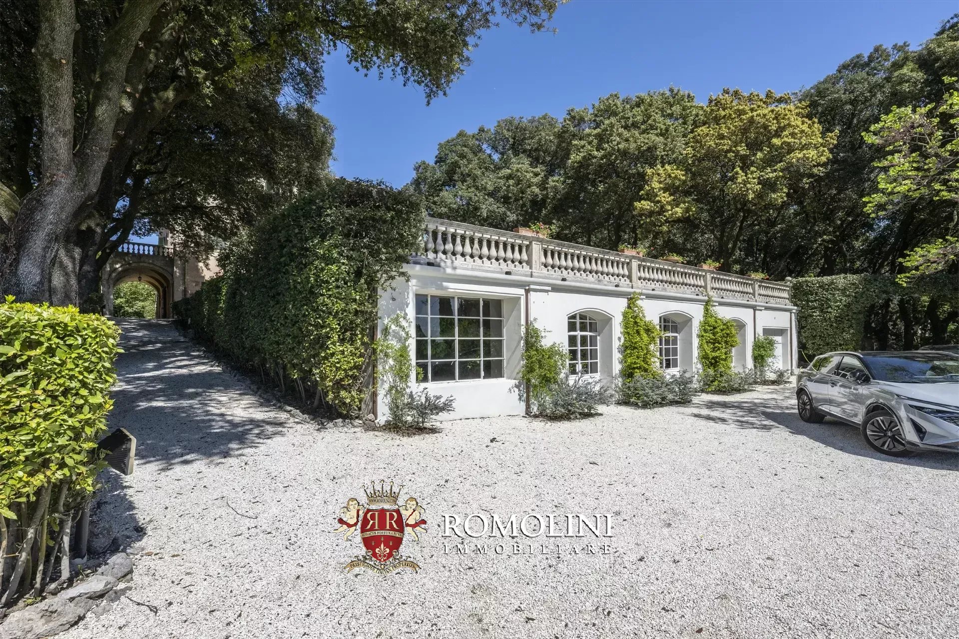 8 Bedroom Villa/Townhouse's Image 18