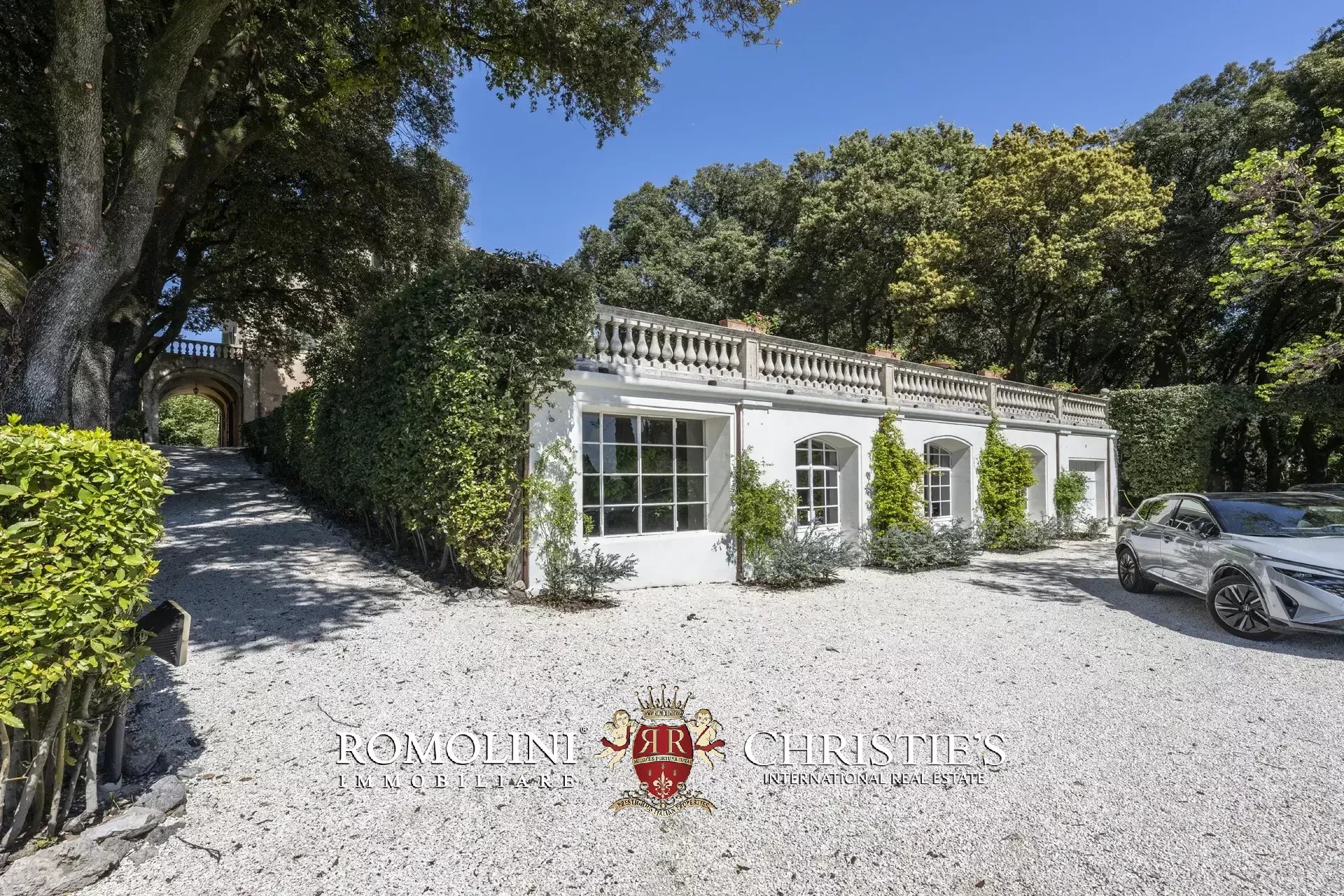 8 Bedroom Villa/Townhouse's Image 18