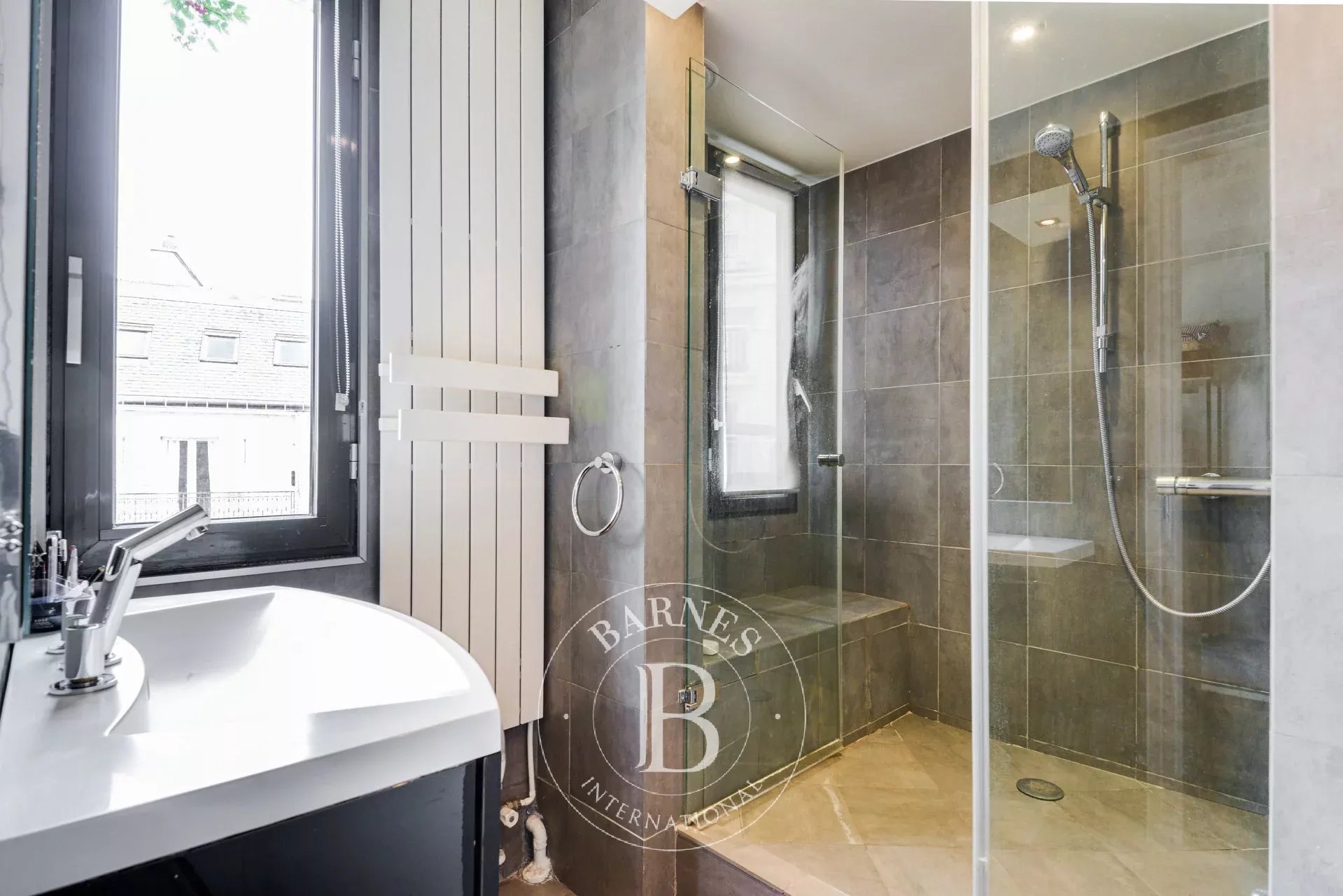 Daire Paris 8ème - picture 10