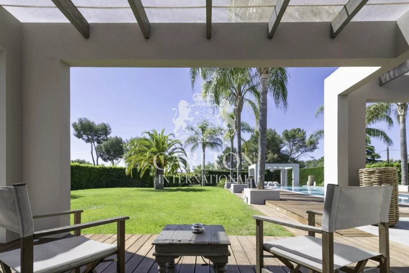 Mougins