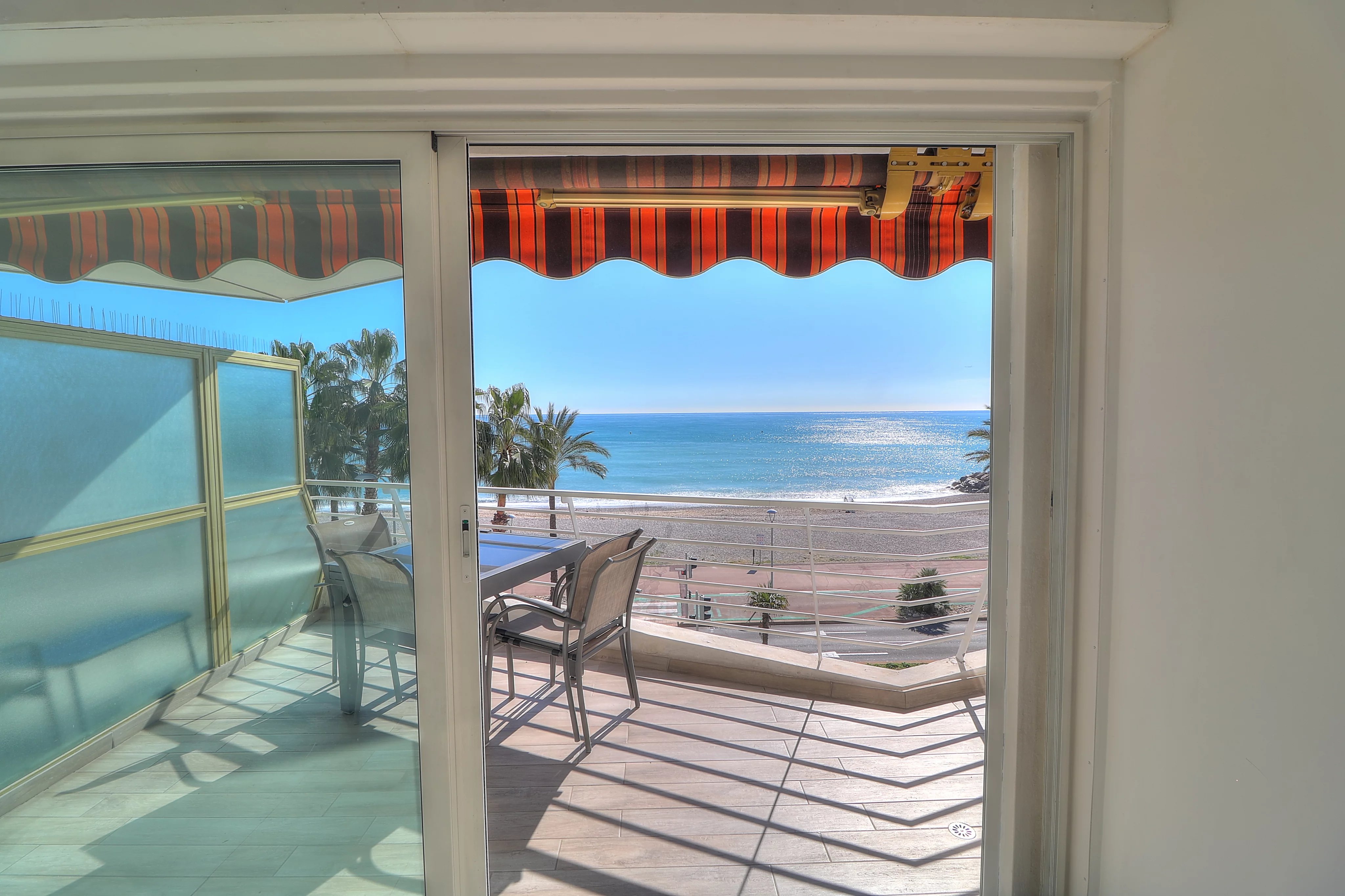 Appartement moderne face à la mer à Cros de Cagnes