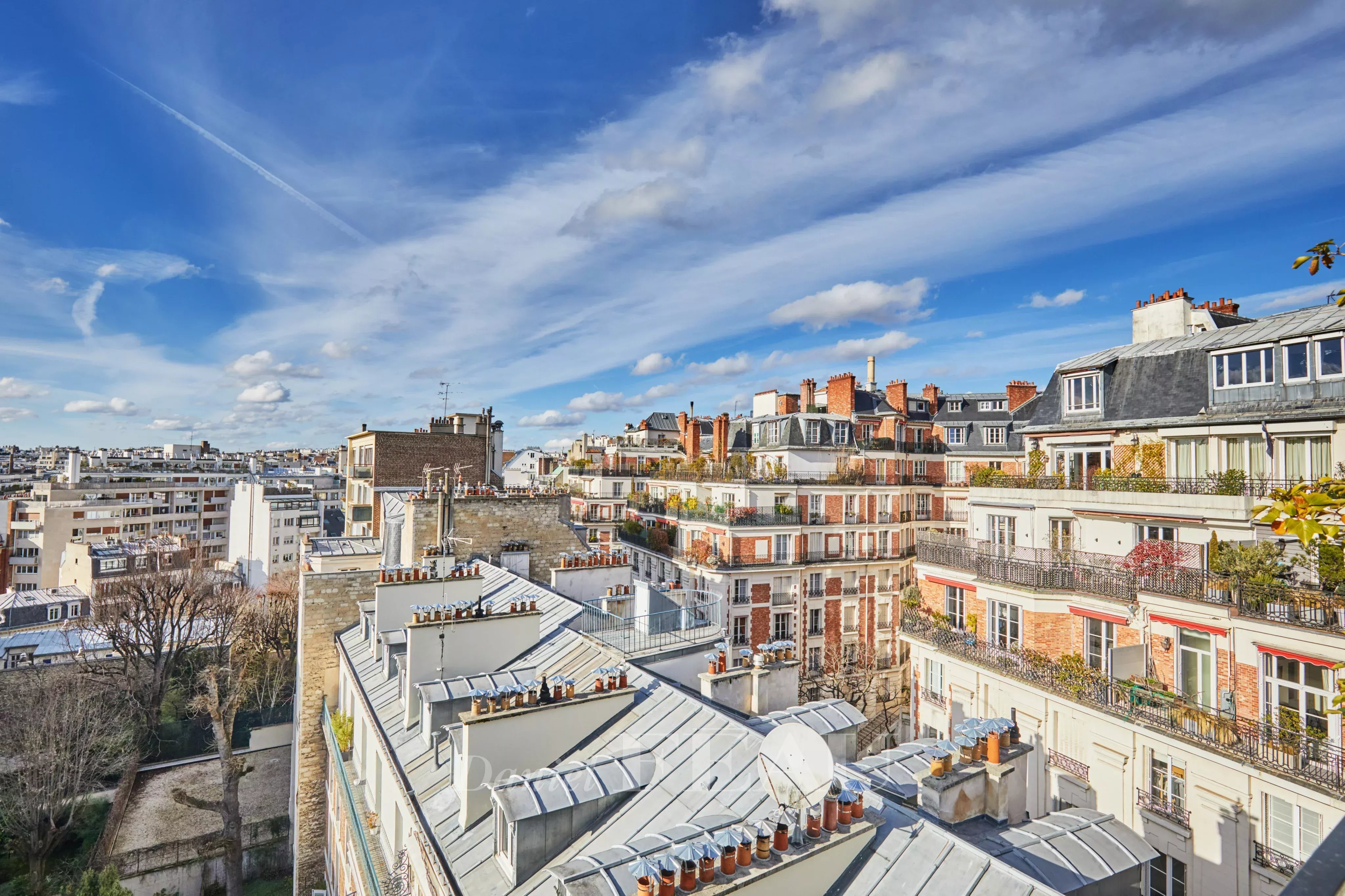 Sale Apartment Paris 16th