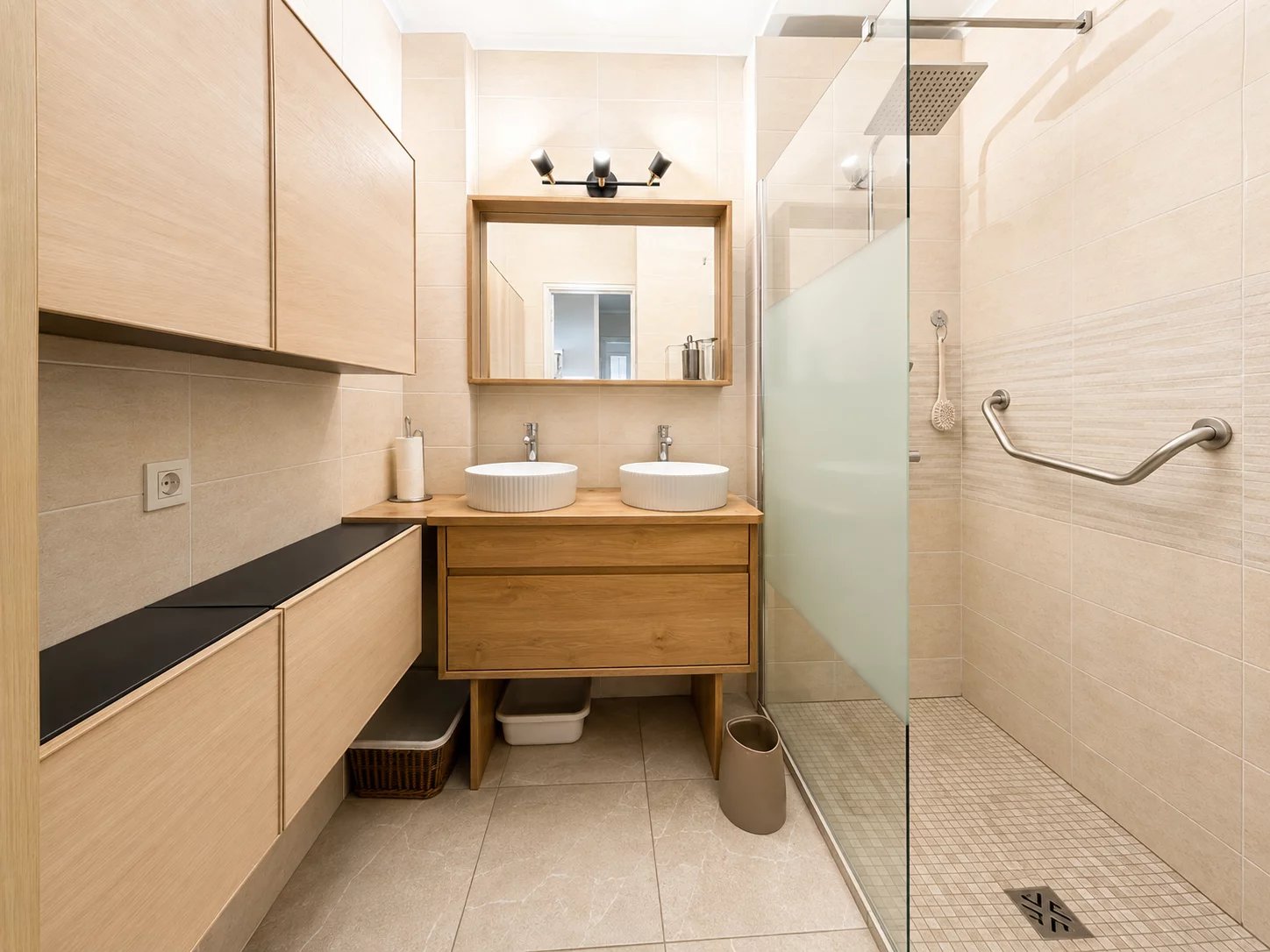 ANNECY – HYPER-CENTRE | ÉLÉGANT APPARTEMENT T4 DE 104 M² – ADRESSE D’EXCEPTION — photo 8