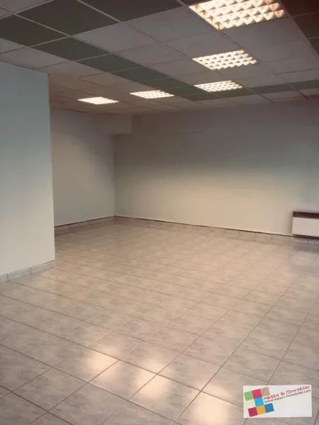 A louer en centre-ville de COGNAC - Local commercial avec vi