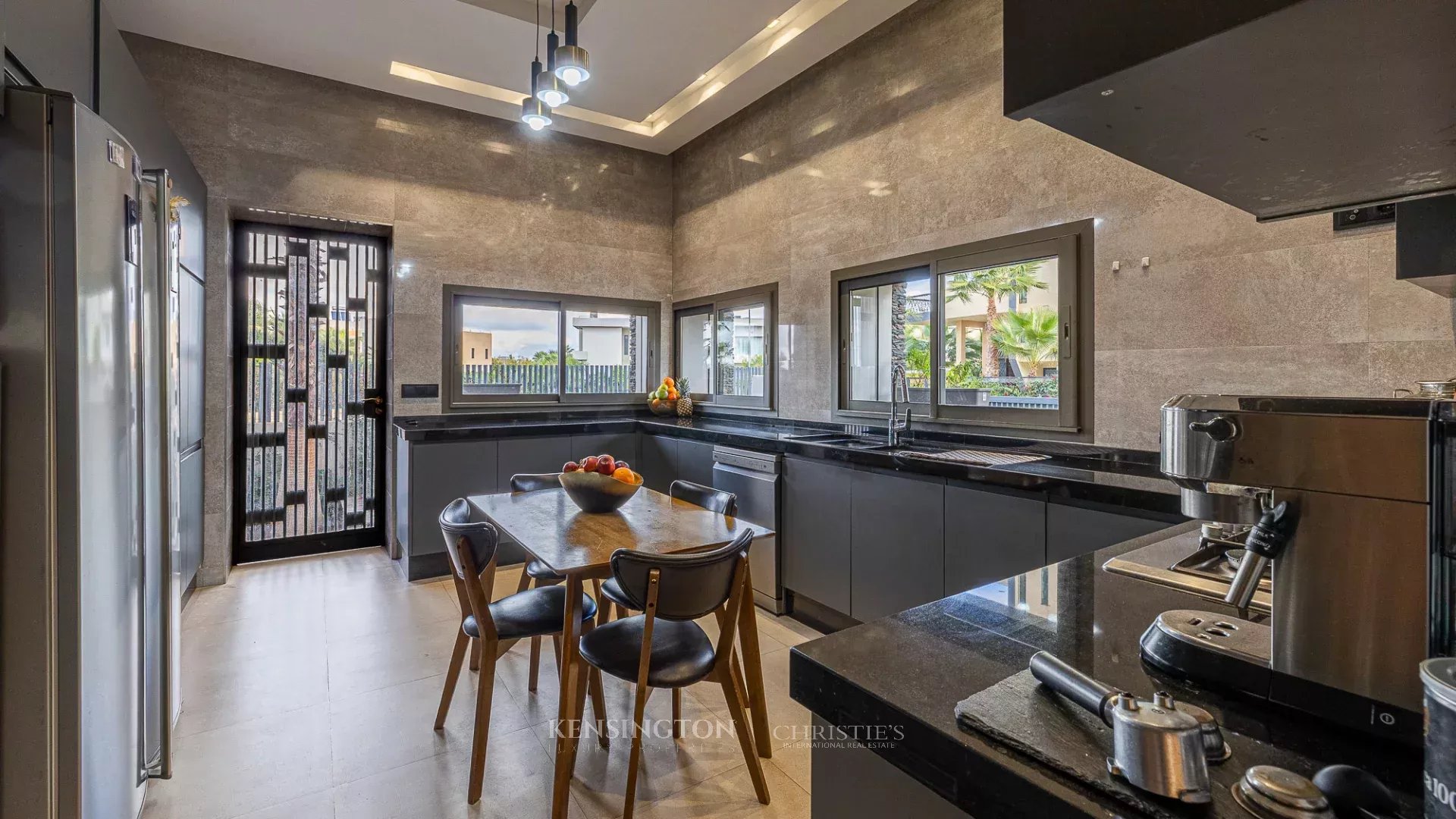 4 Bedroom Villa/Townhouse's Image 10