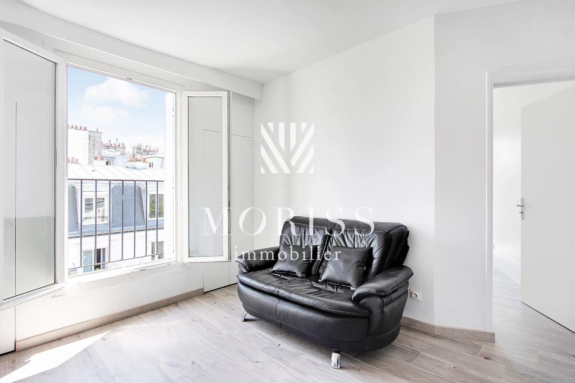 CHAMPS DE MARS - APPARTEMENT 2 PIECES DERNIER ETAGE 26 m2 - Image Array