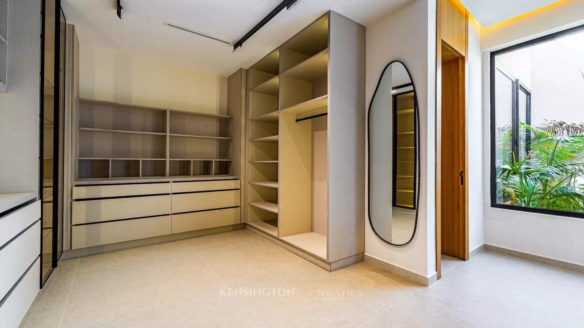 5 Bedroom Villa/Townhouse's Image 29