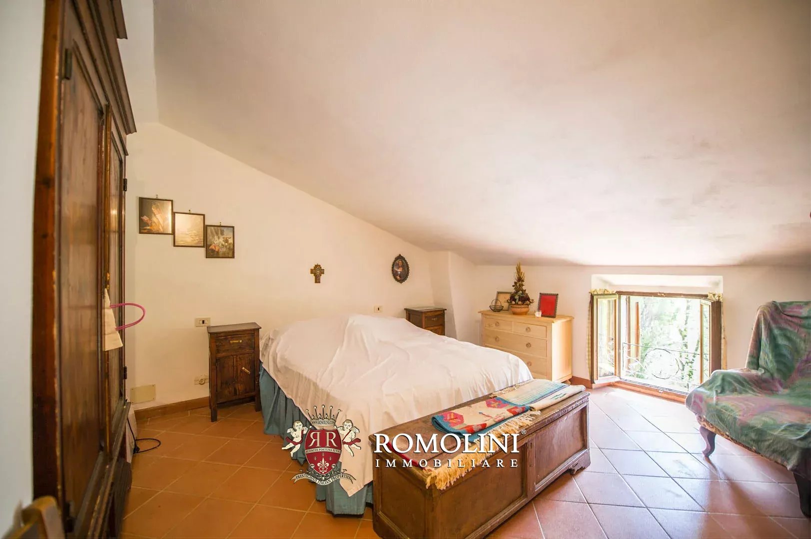 7 Bedroom Villa/Townhouse's Image 27