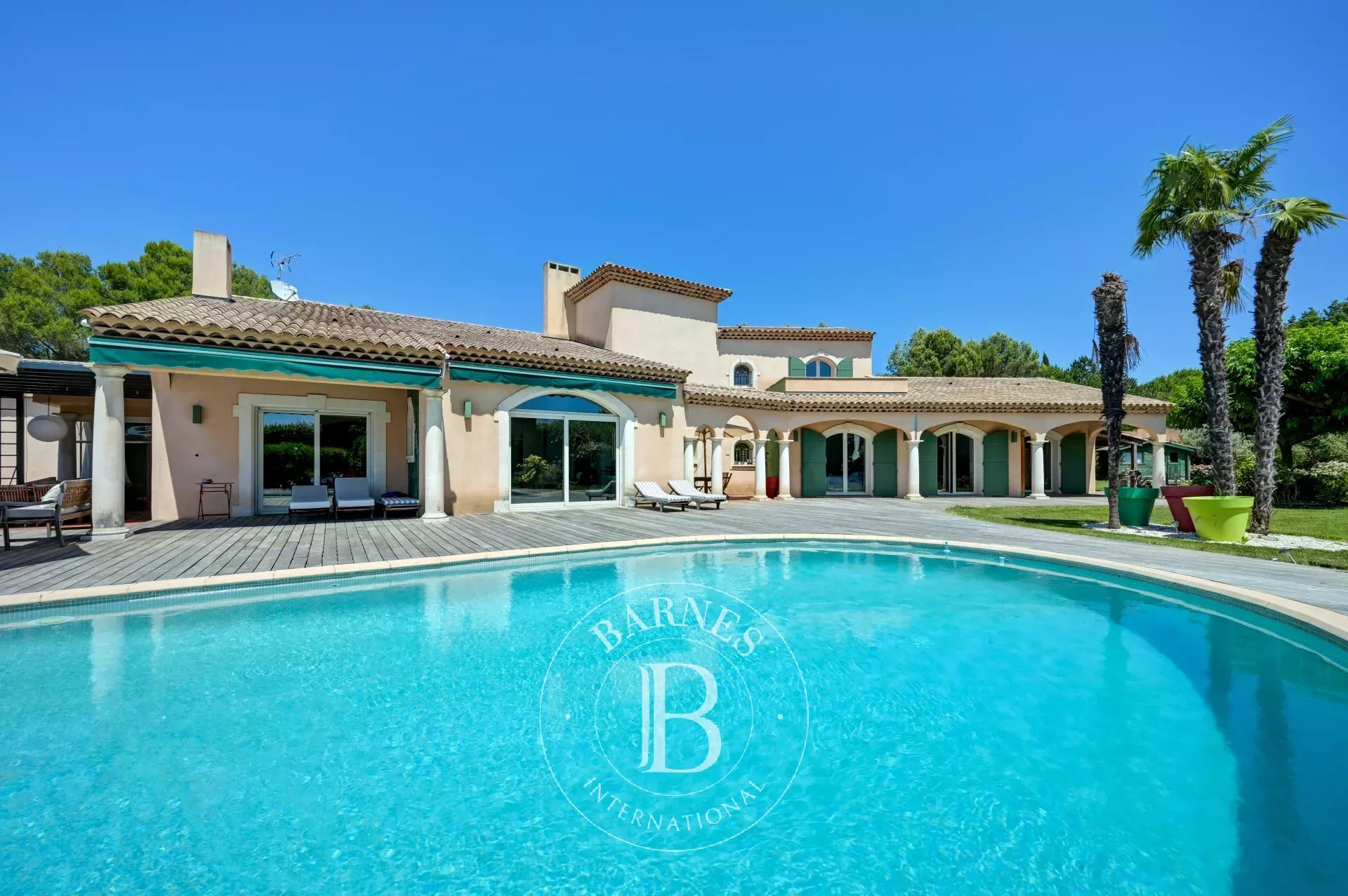 AIX-EN-PROVENCE – ARCHITECT VILLA – 6 SUITES – INFINITY POOL – LANDSCAPED GARDEN 1,1 HA