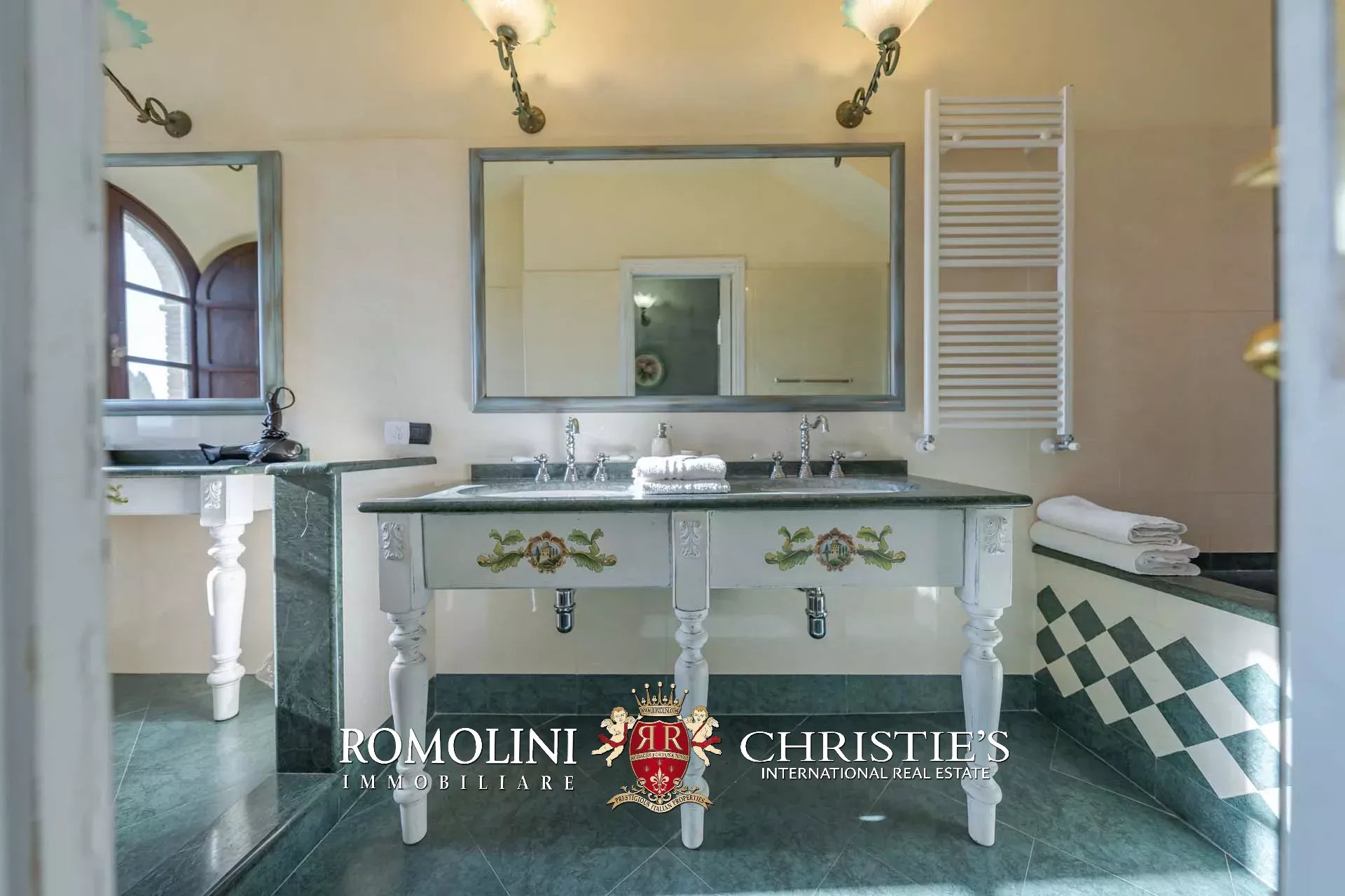20 Bedroom Chateau's Image 45