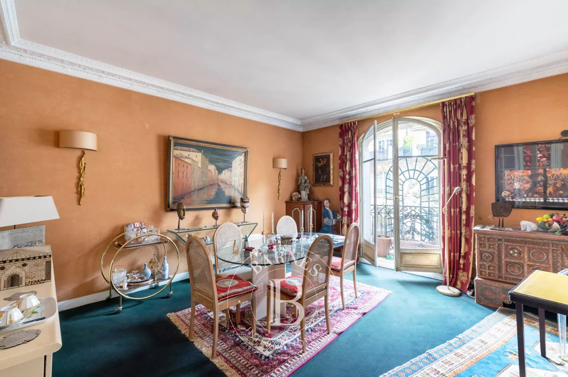 Neuilly - Berteaux Dumas - 116m² (1,249 sq ft) apartment - 5th floor - Beautiful old building
