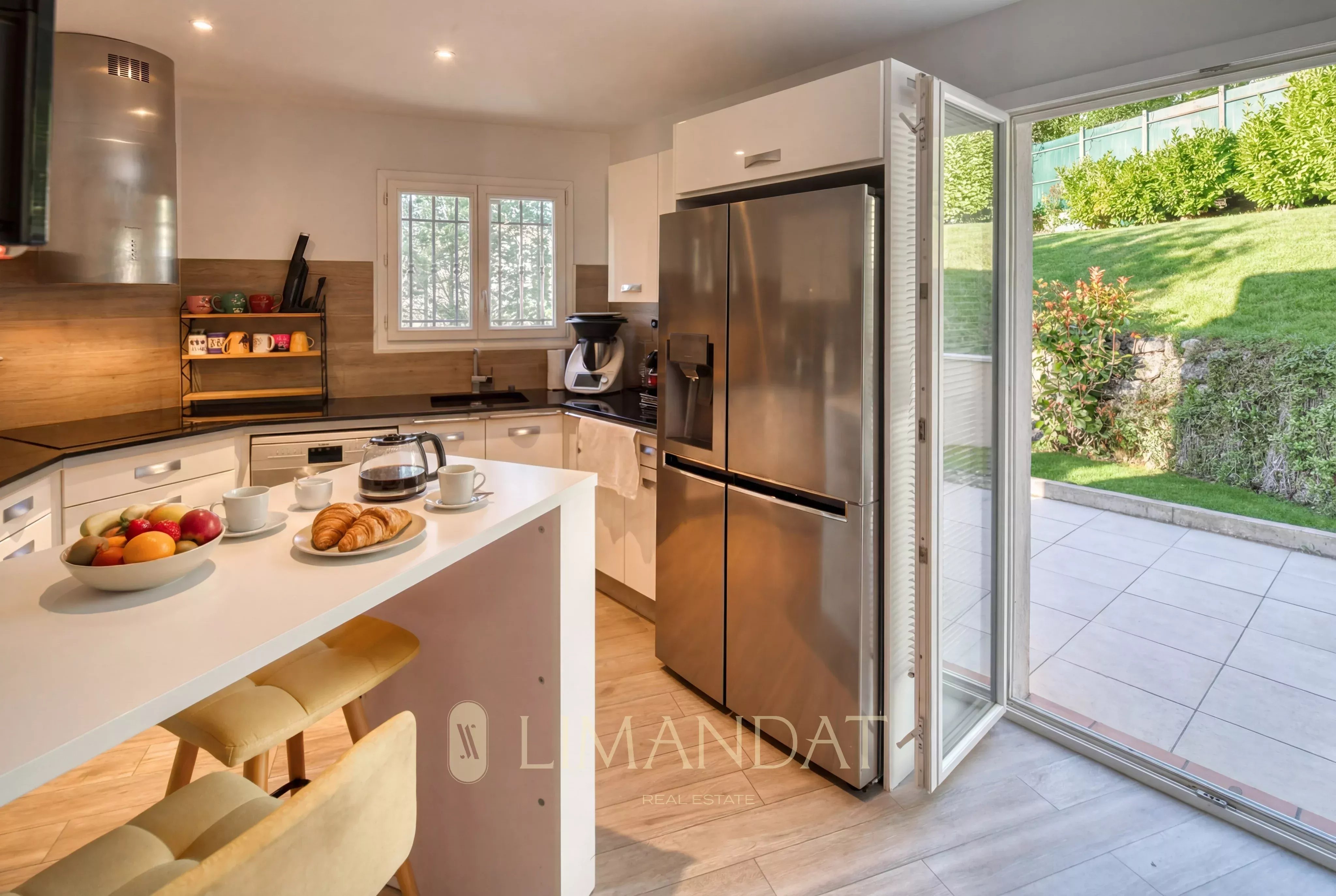 Beautiful villa with open views of the hills in Mougins