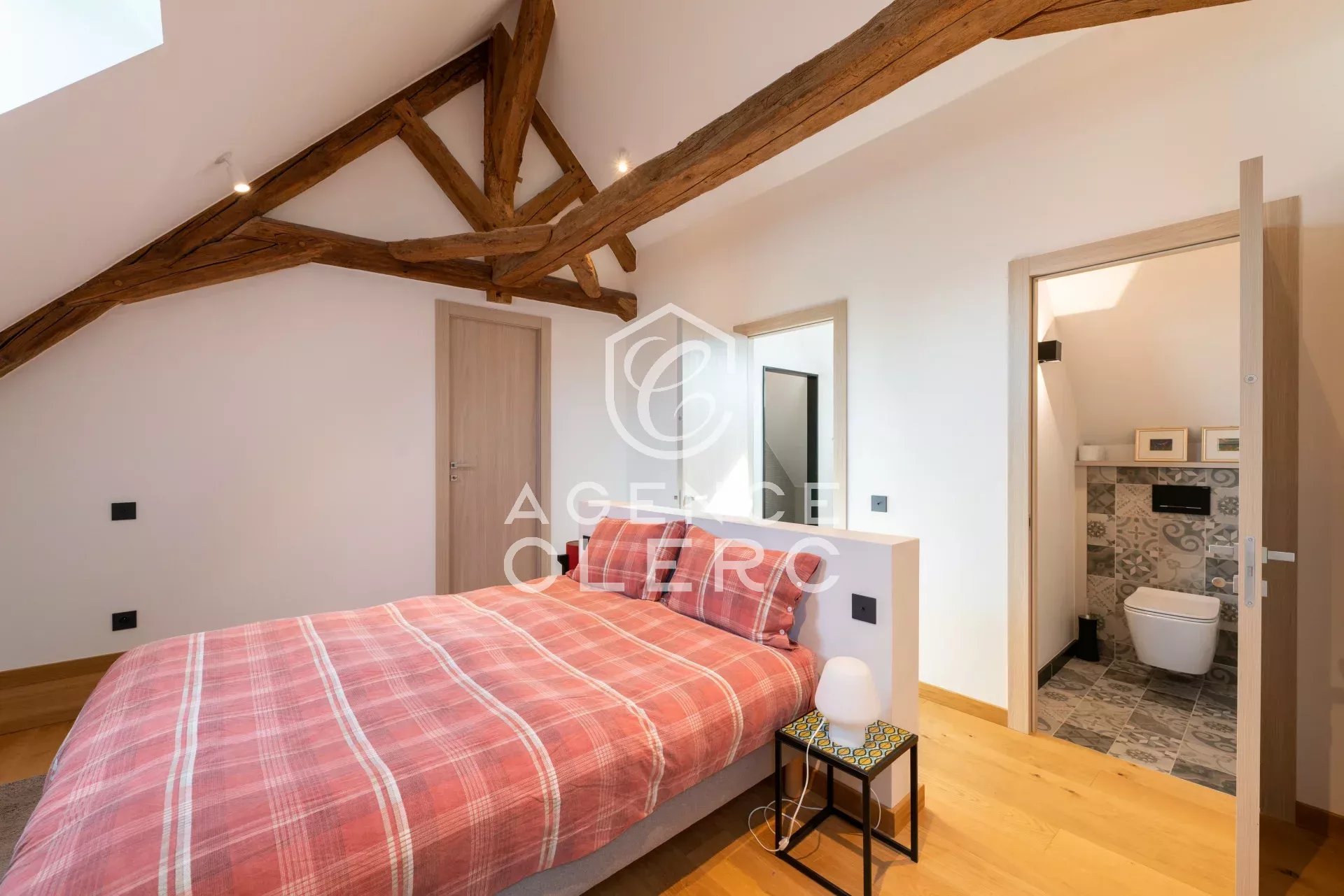 6 Bedroom Villa/Townhouse's Image 21