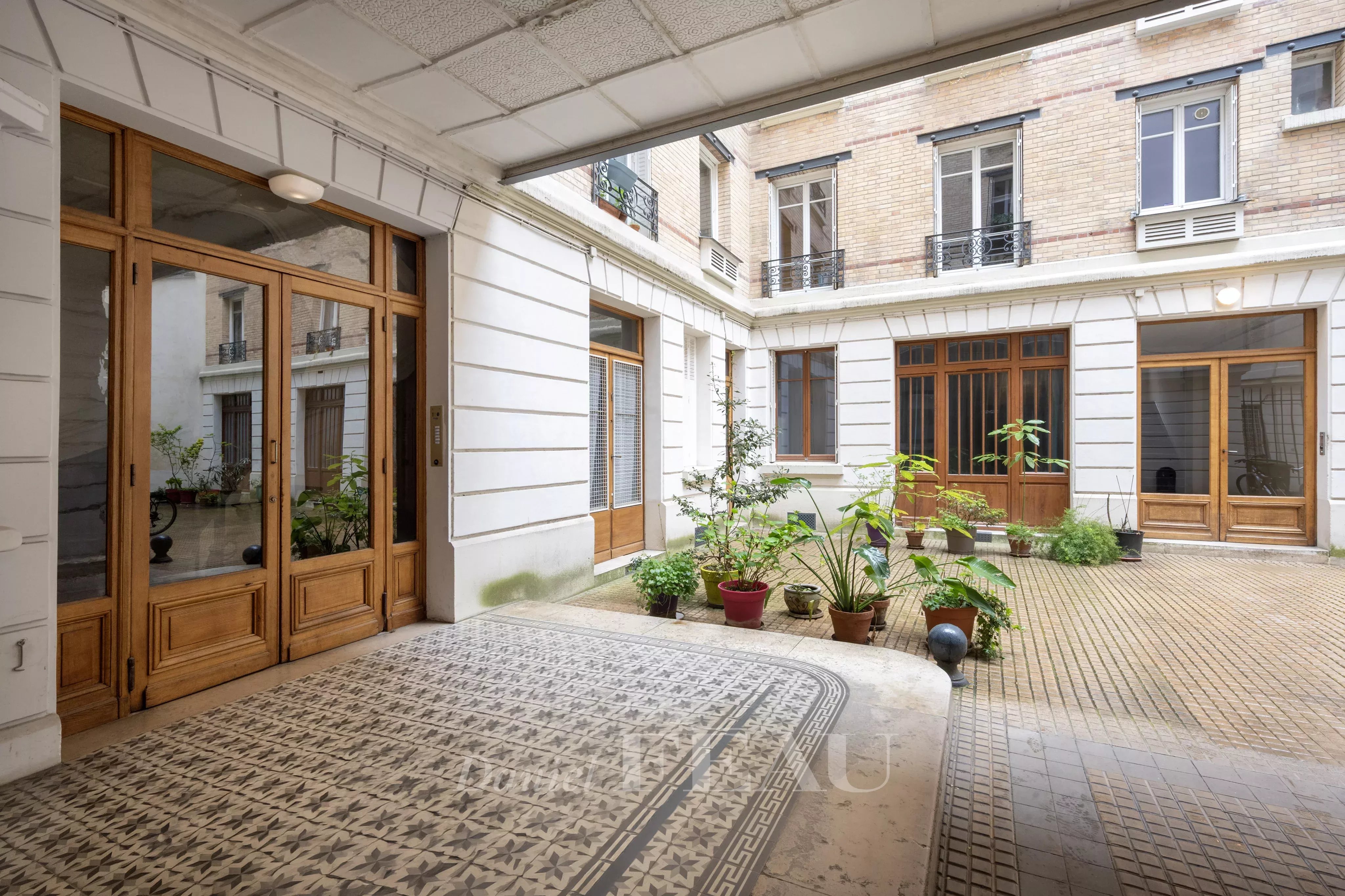 Sale Apartment Paris 9th