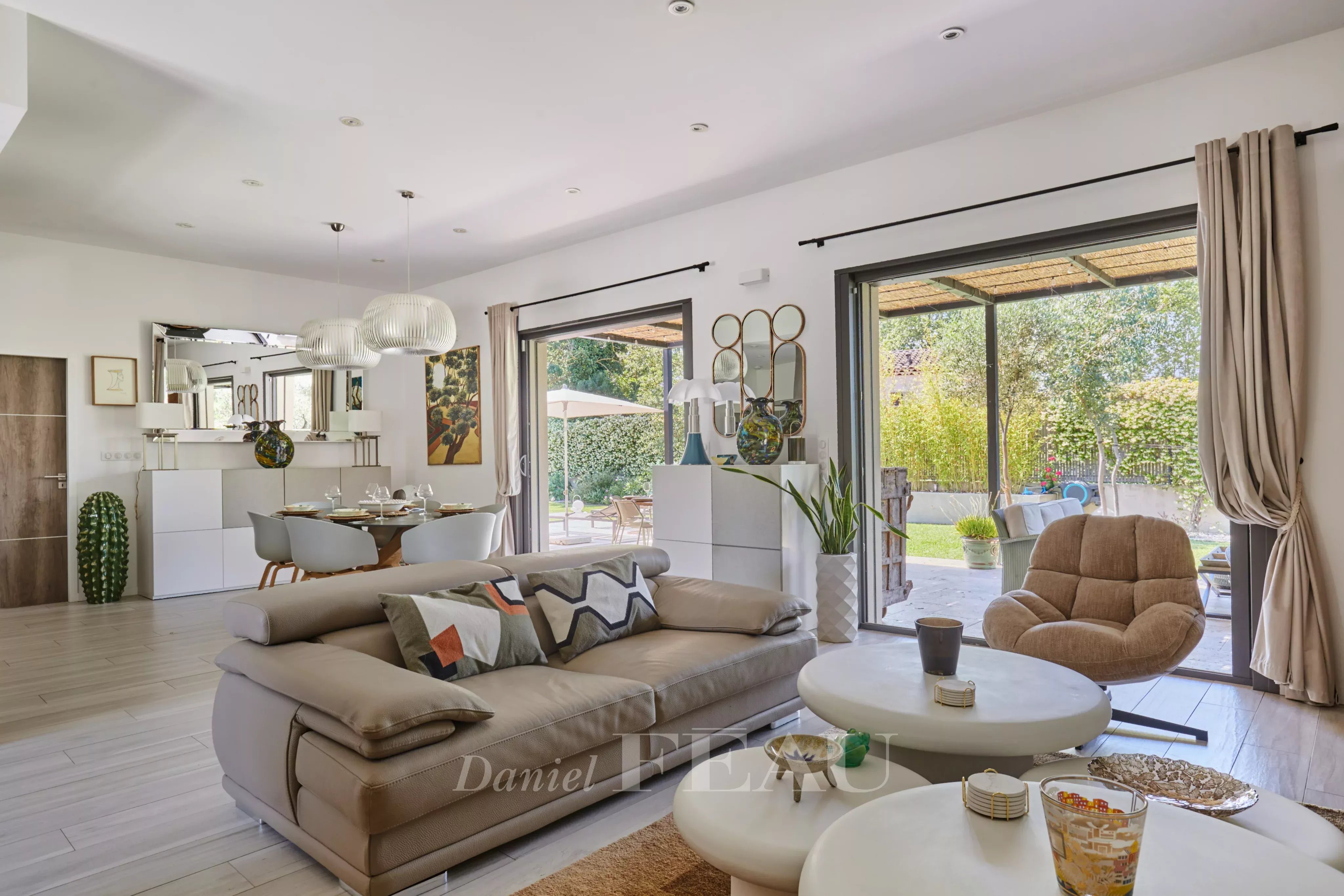 Sale House Paradou