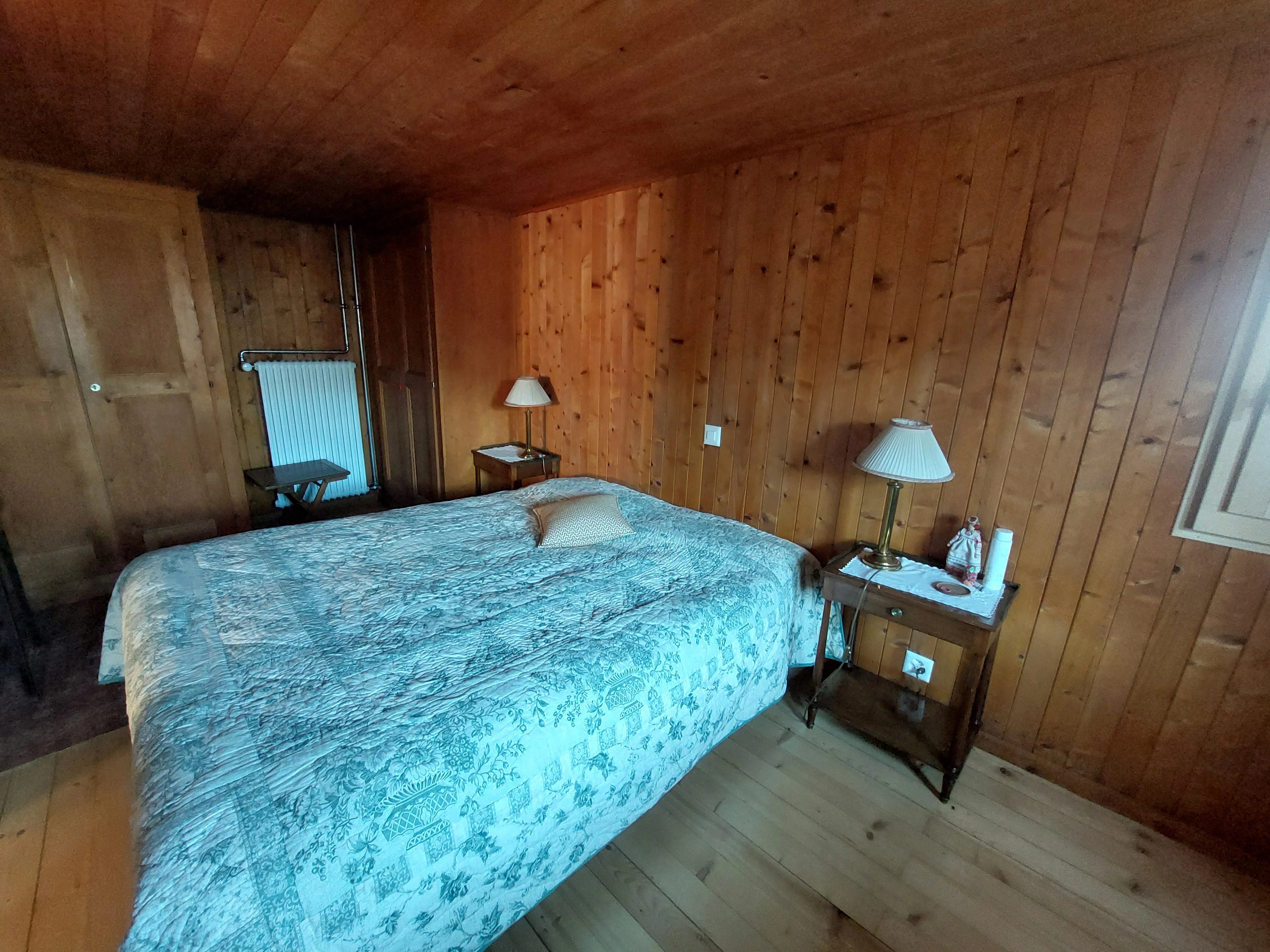 Charmant appartement partiellement rénové au coeur du village de Lens - Photo 4