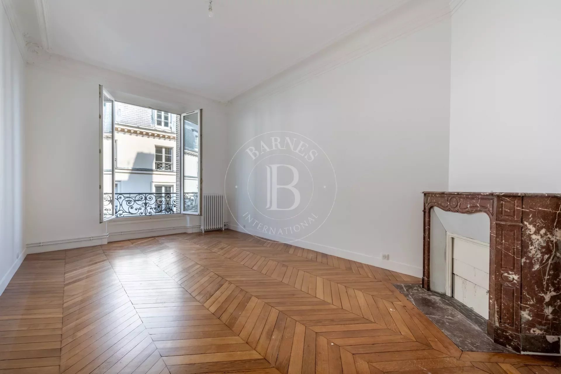 Daire Paris 3ème - picture 8