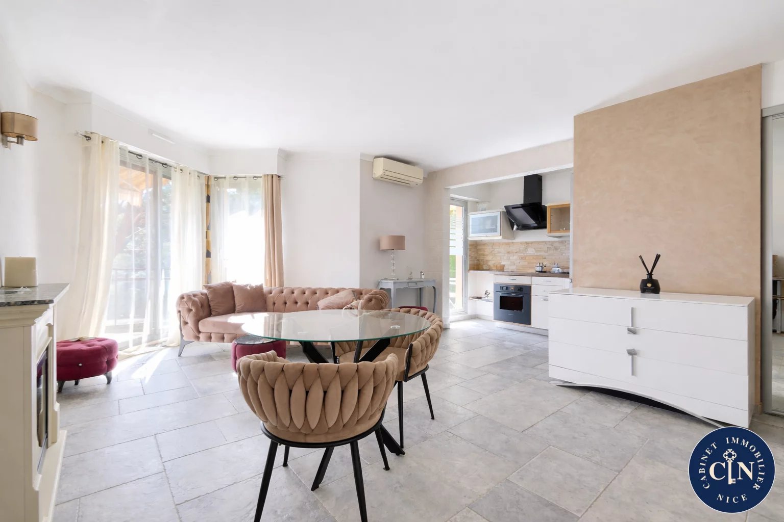 2 Pièces rénové – Piscine – Vue dégagée - Photo 3