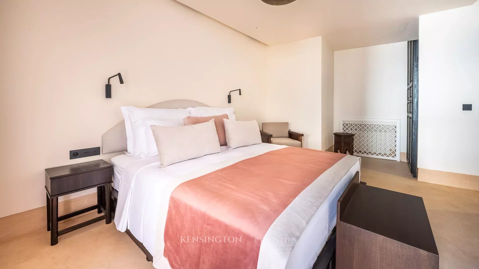 10 Bedroom Villa/Townhouse's Image 19