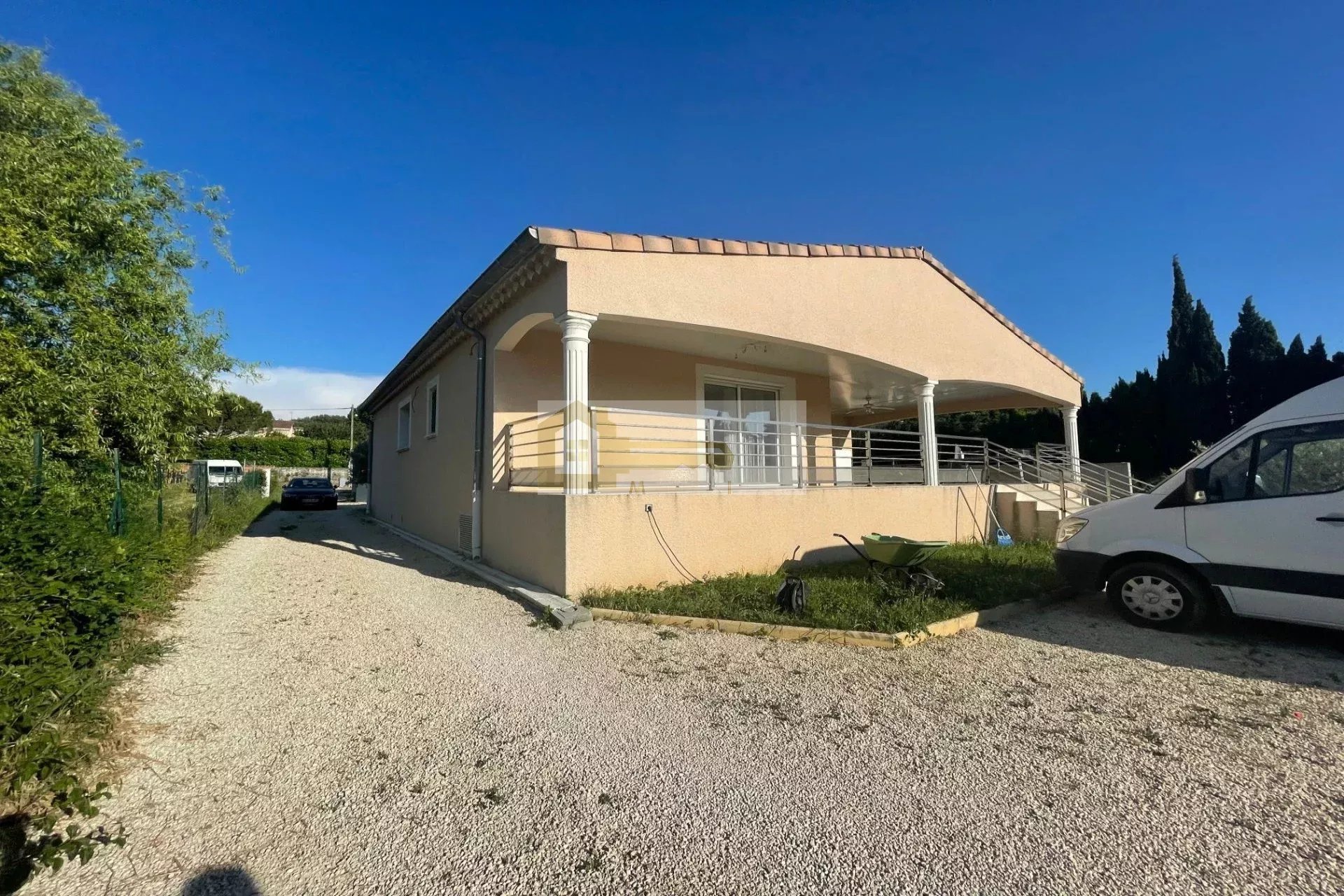 Agence immobilière de 