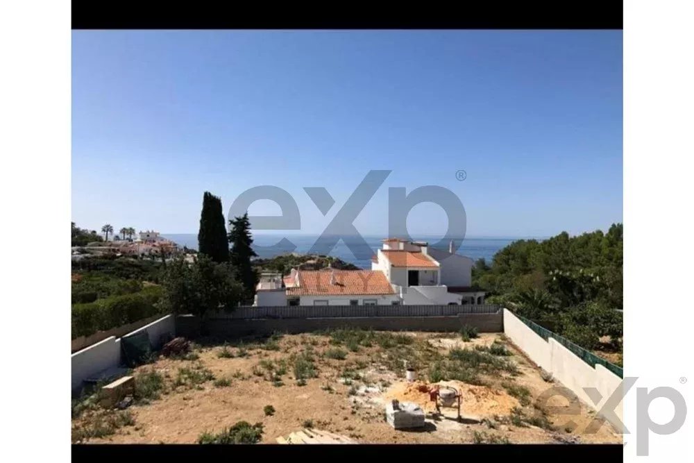 Terreno para construçao com projeto aprovado-Carvoeiro