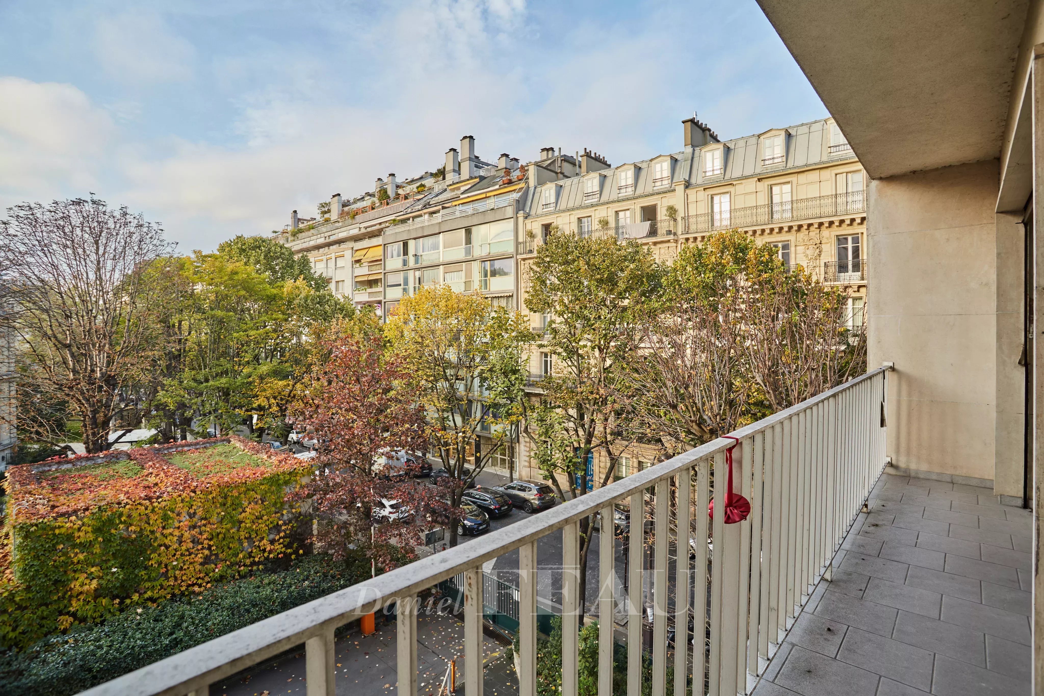 Sale Apartment Paris 16th