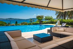 Villa with panoramic sea view over the village of Saint-Tropez — photo 4 of 7