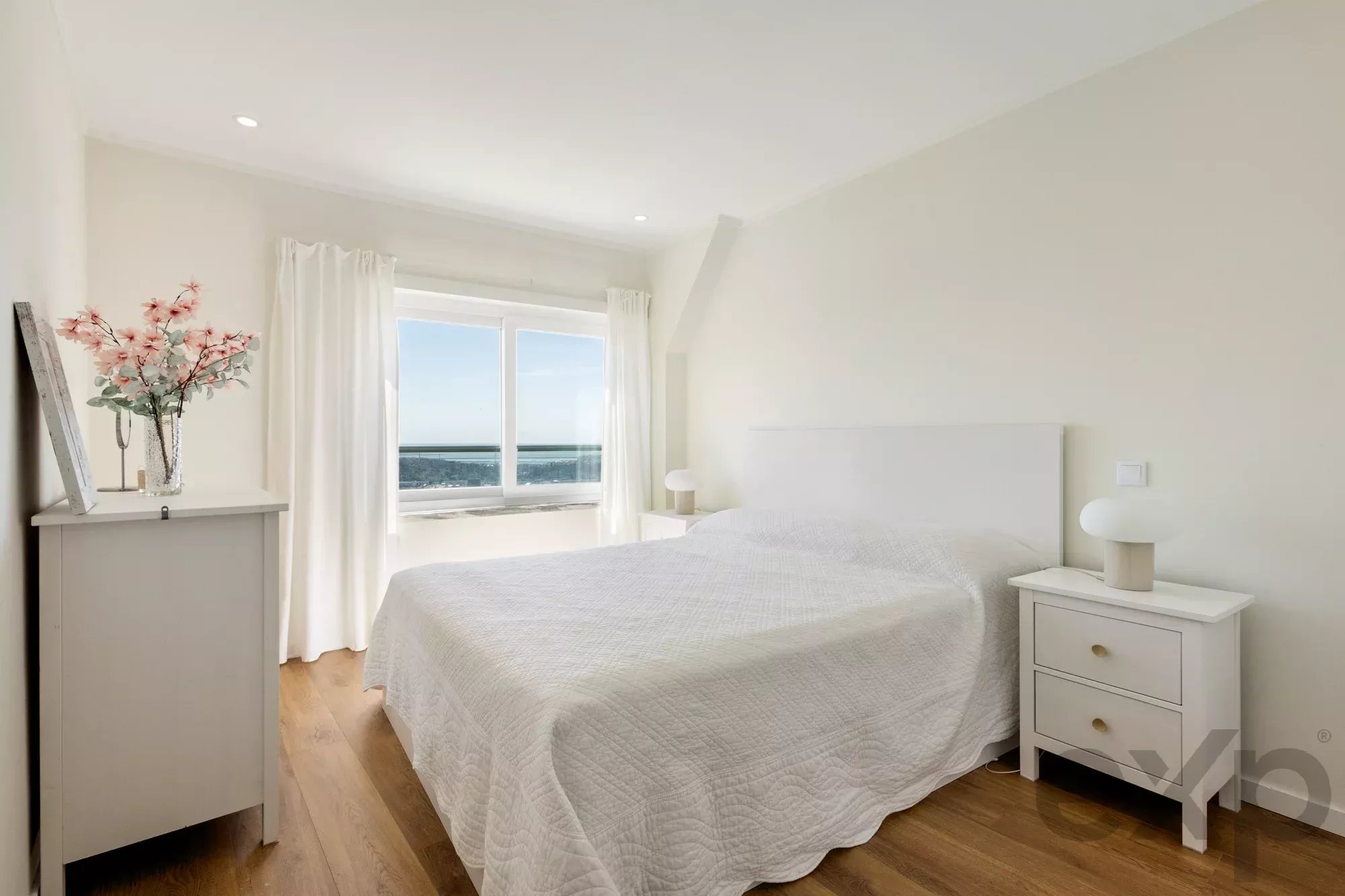 Amazing Two‑Bedroom Apartment with River View and Garage 87152839 image 18