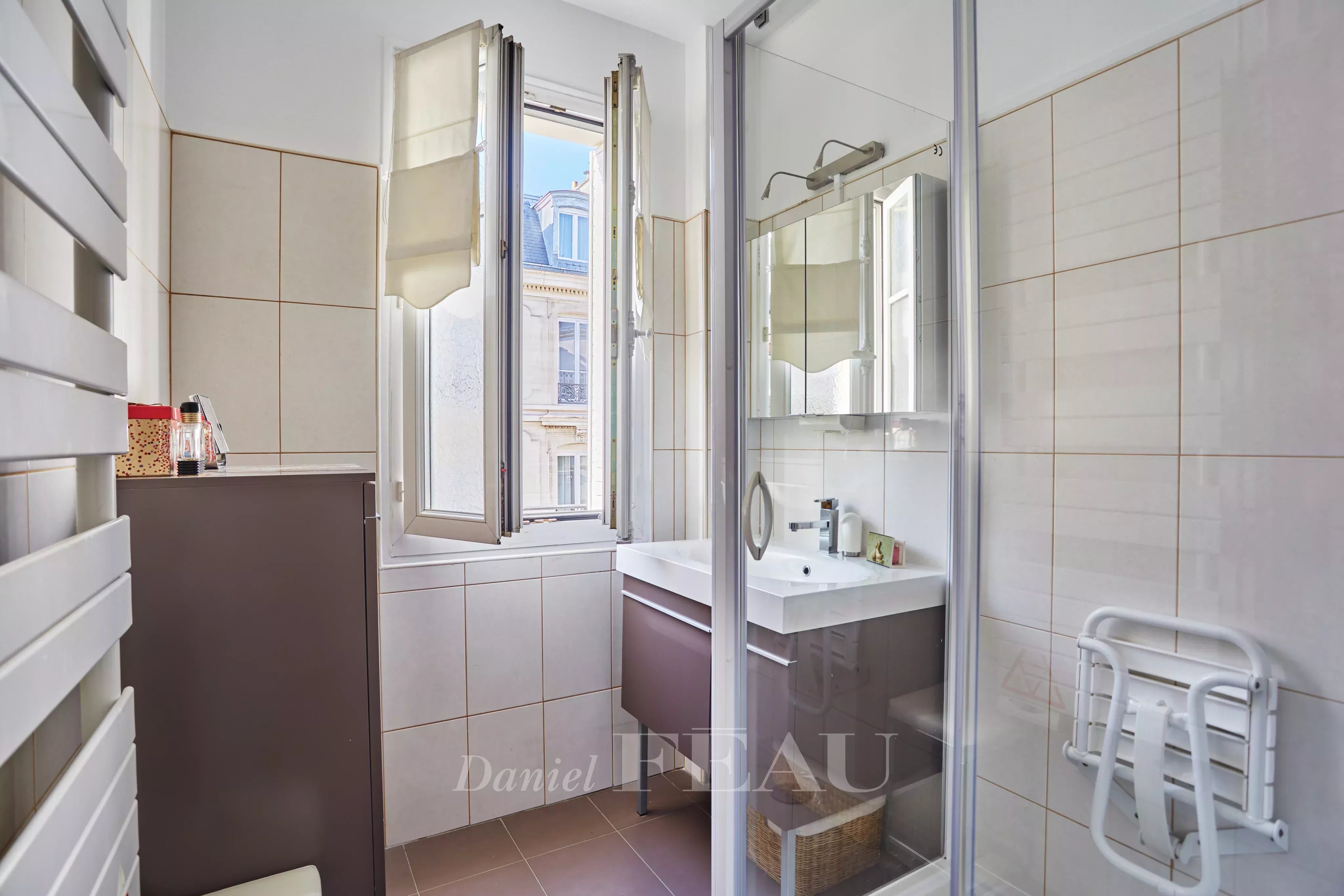 Sale Apartment Paris 16th
