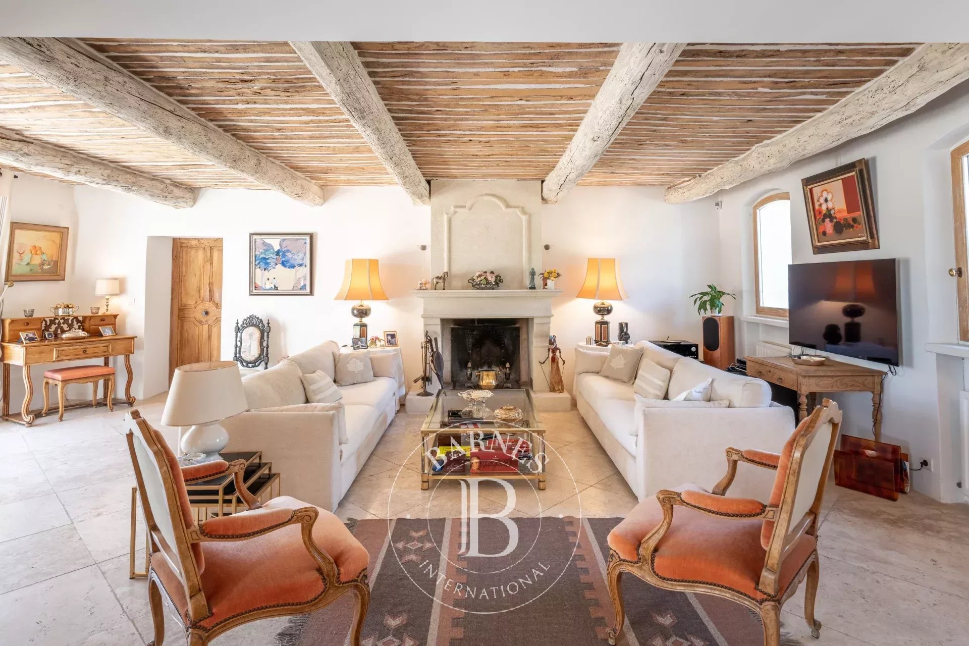 LOURMARIN - PROPERTY - 5 BEDROOMS - SWIMMING POOL - PARK OF 6.5 HA - picture 5