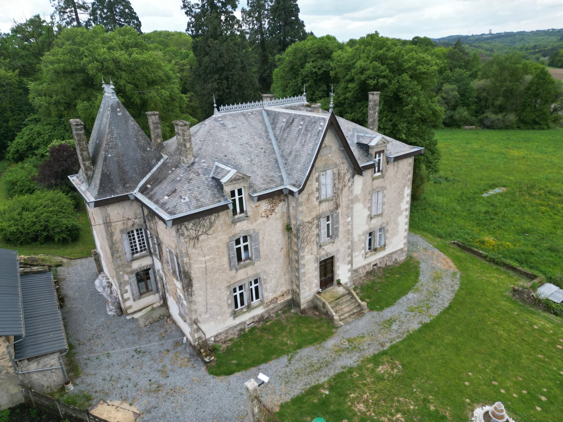Grand chateau near Limoges, offering amazing potential as a home, boutique hotel or bed and breakfast