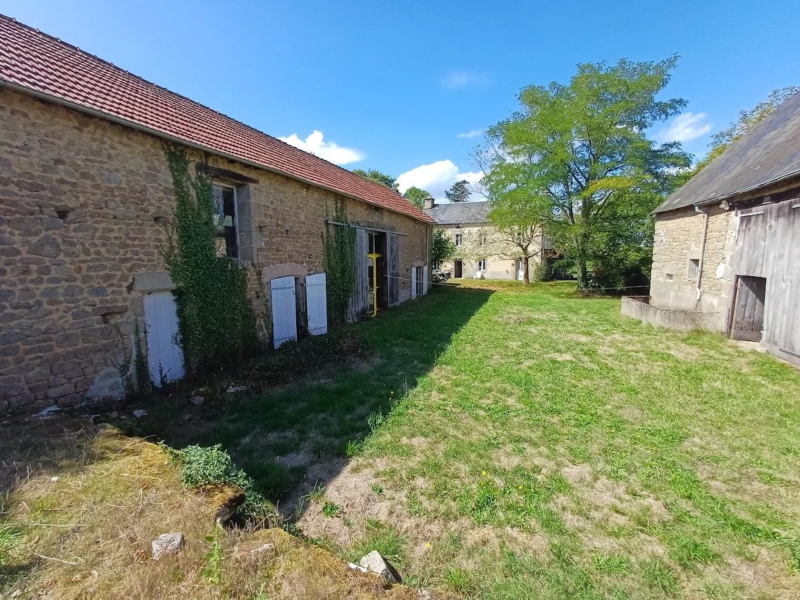 À vendre en Creuse, une belle maison, un gîte et 2660 m² - Photo 4