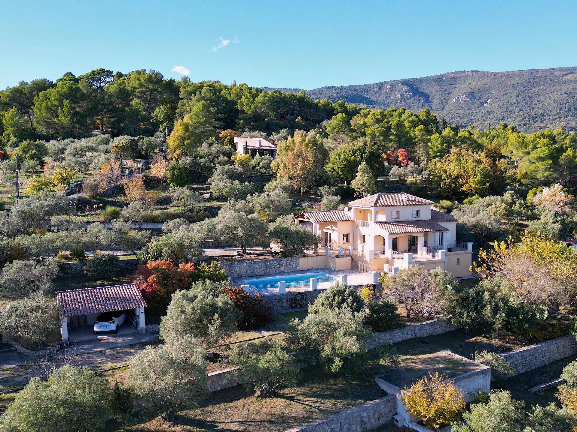 Villa with nice view and independent studio - Seillans