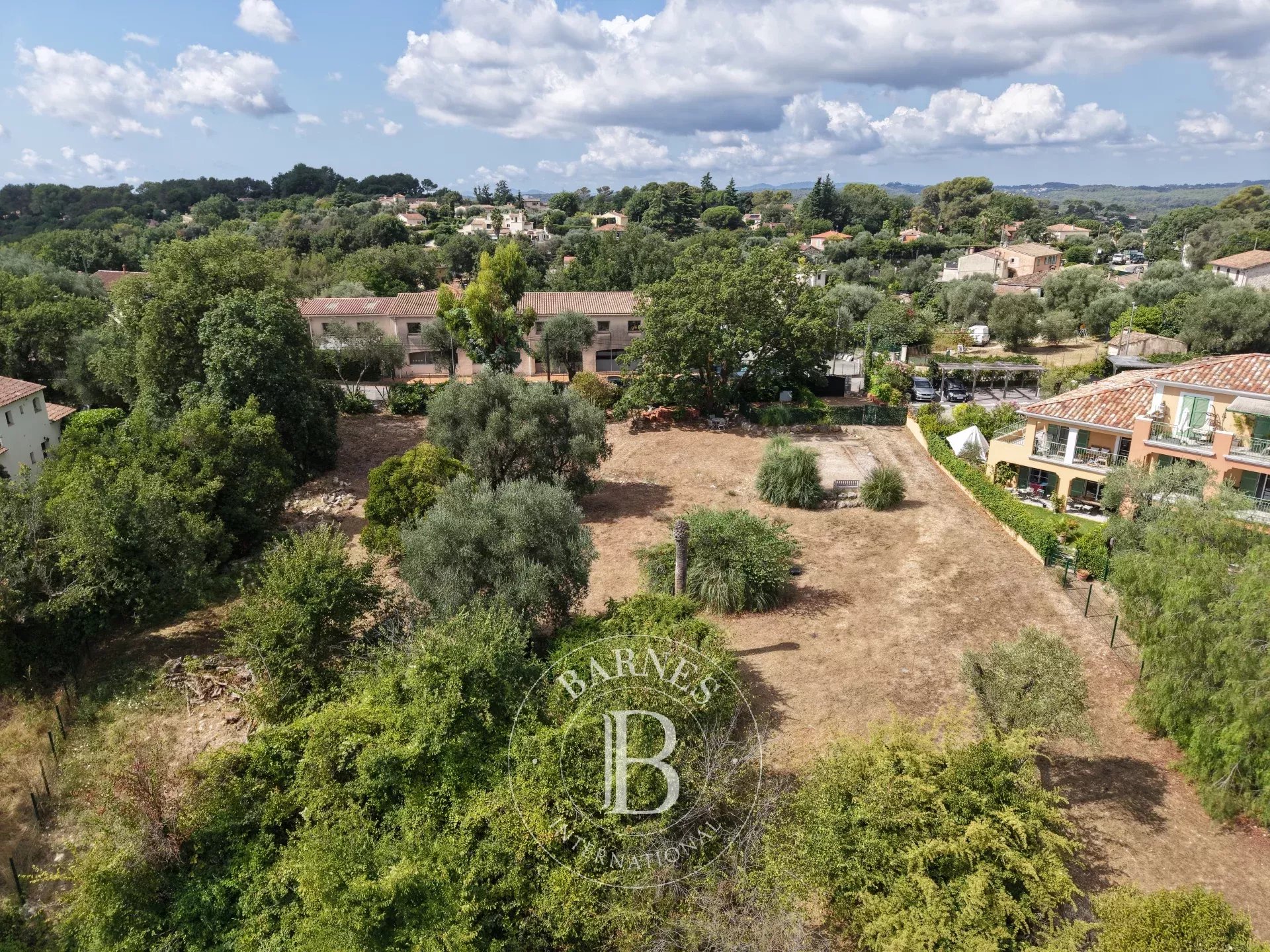 Arazi Roquefort-les-Pins - picture 14