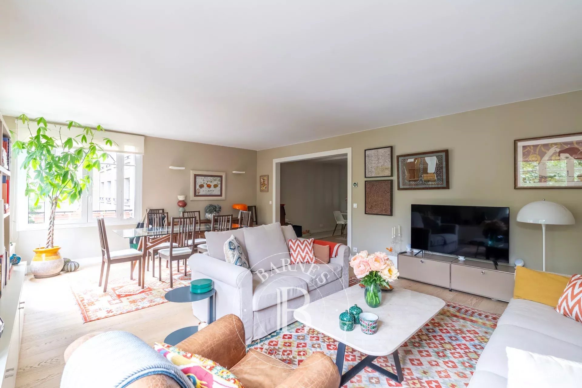 Sole agent - Neuilly - Argenson  Apartment in immaculate condition - 3-bed - Unobstructed views - picture 4