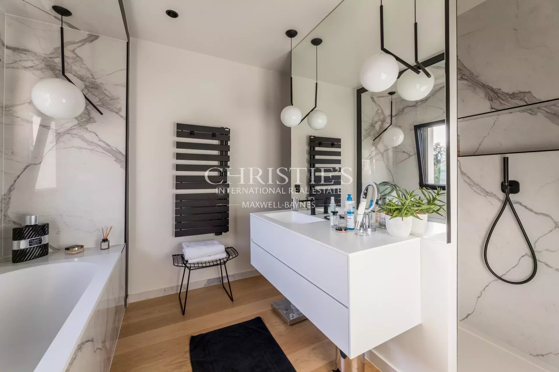 4 Bedroom Villa/Townhouse's Image 11