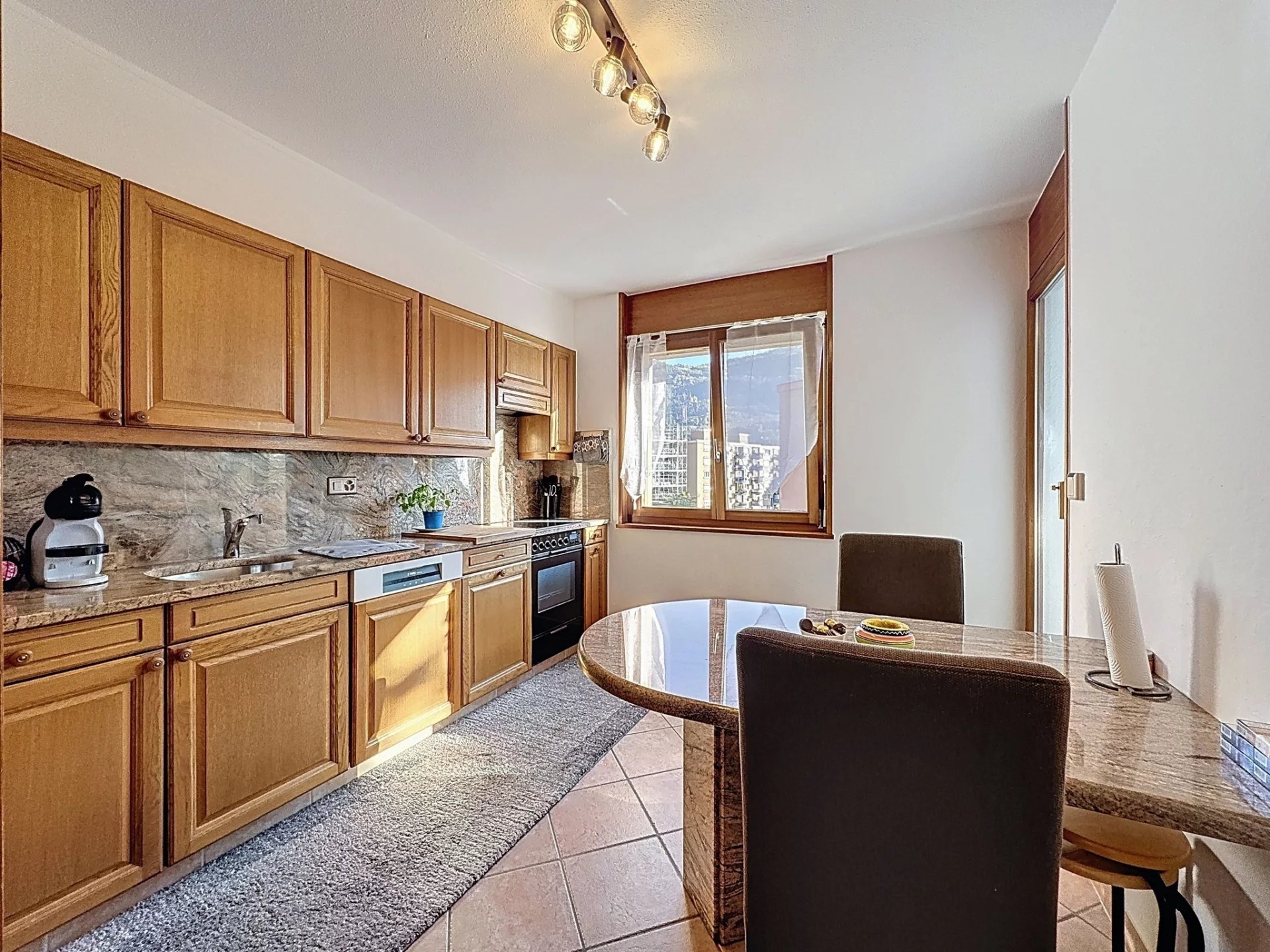 Splendide 4.5 pièces avec carnotzet privé