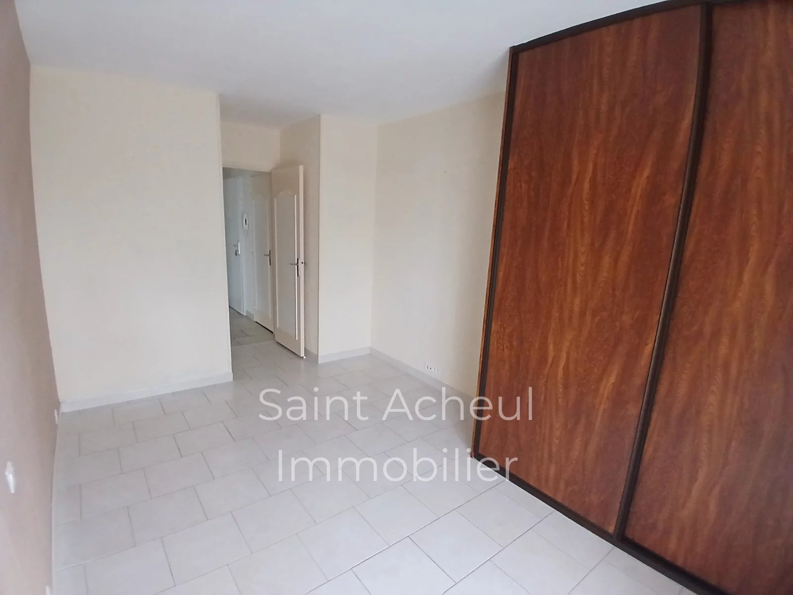 Quartier Quebec / Appartement très lumineux  / DPE C — photo 8