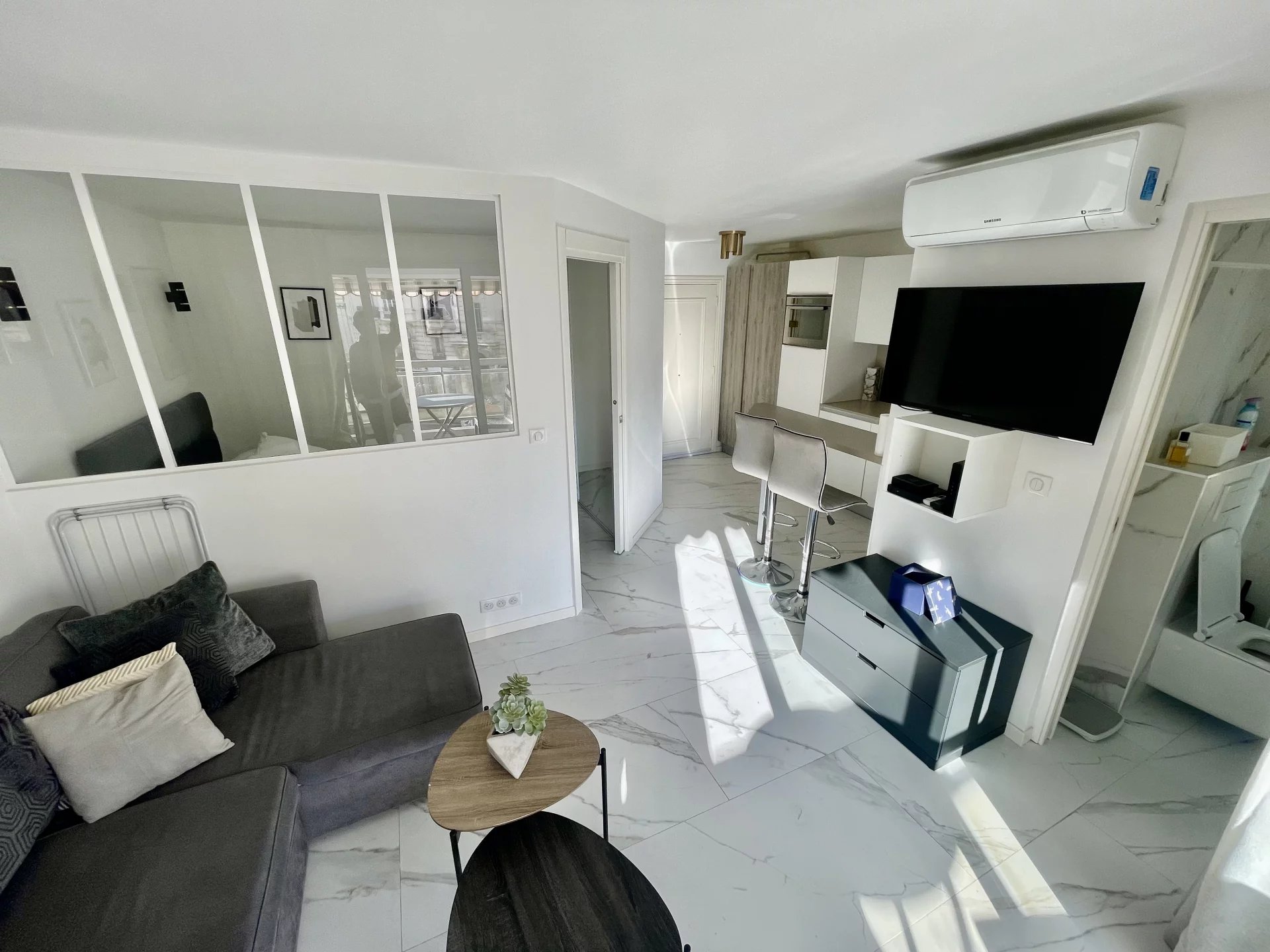 T2 MEUBLE CARRE D'OR