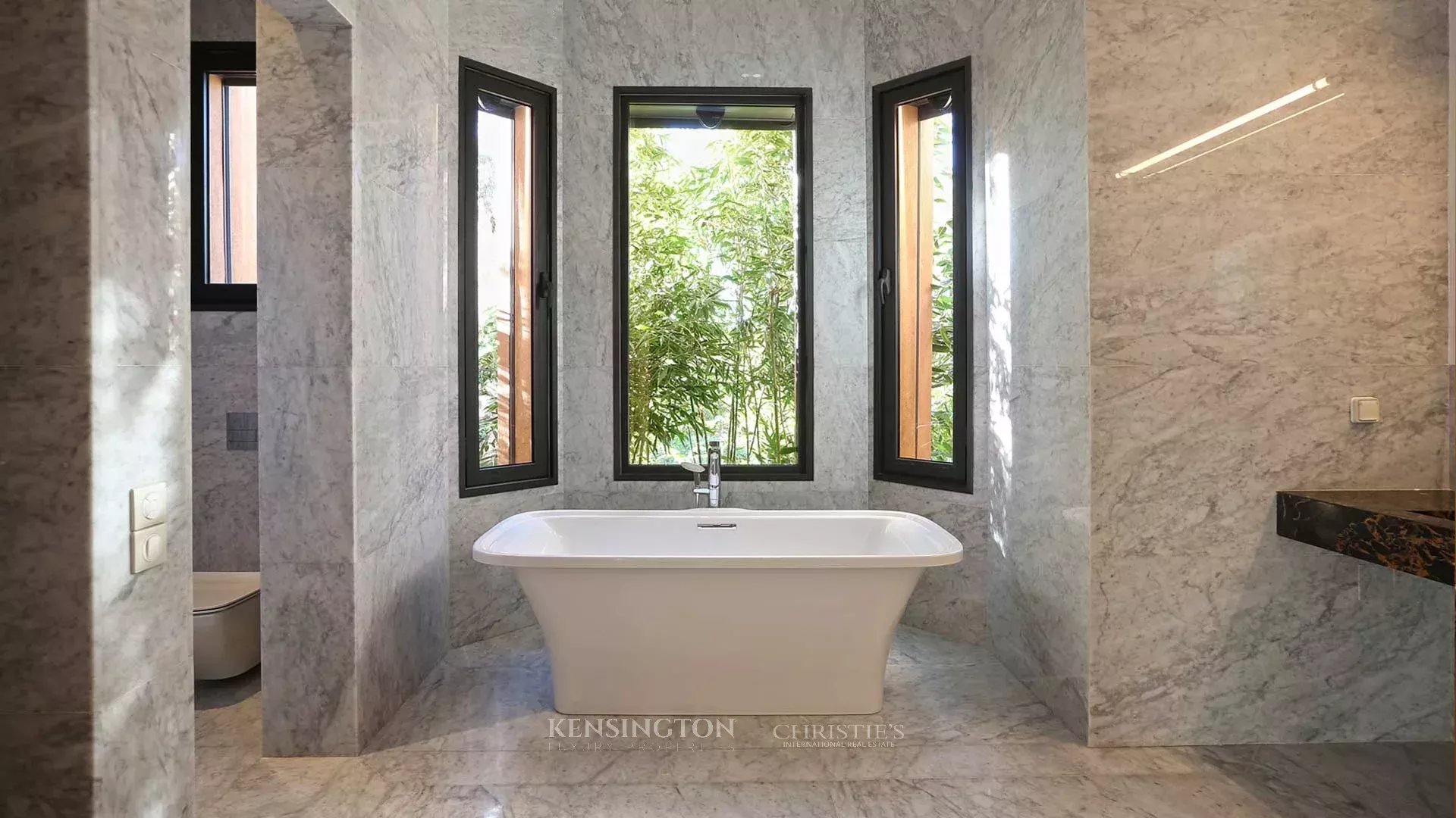 5 Bedroom Villa/Townhouse's Image 18
