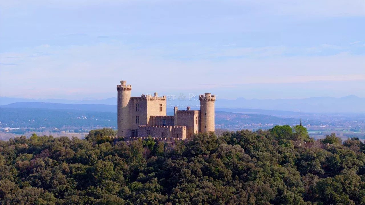 7 Bedroom Chateau's Image 4