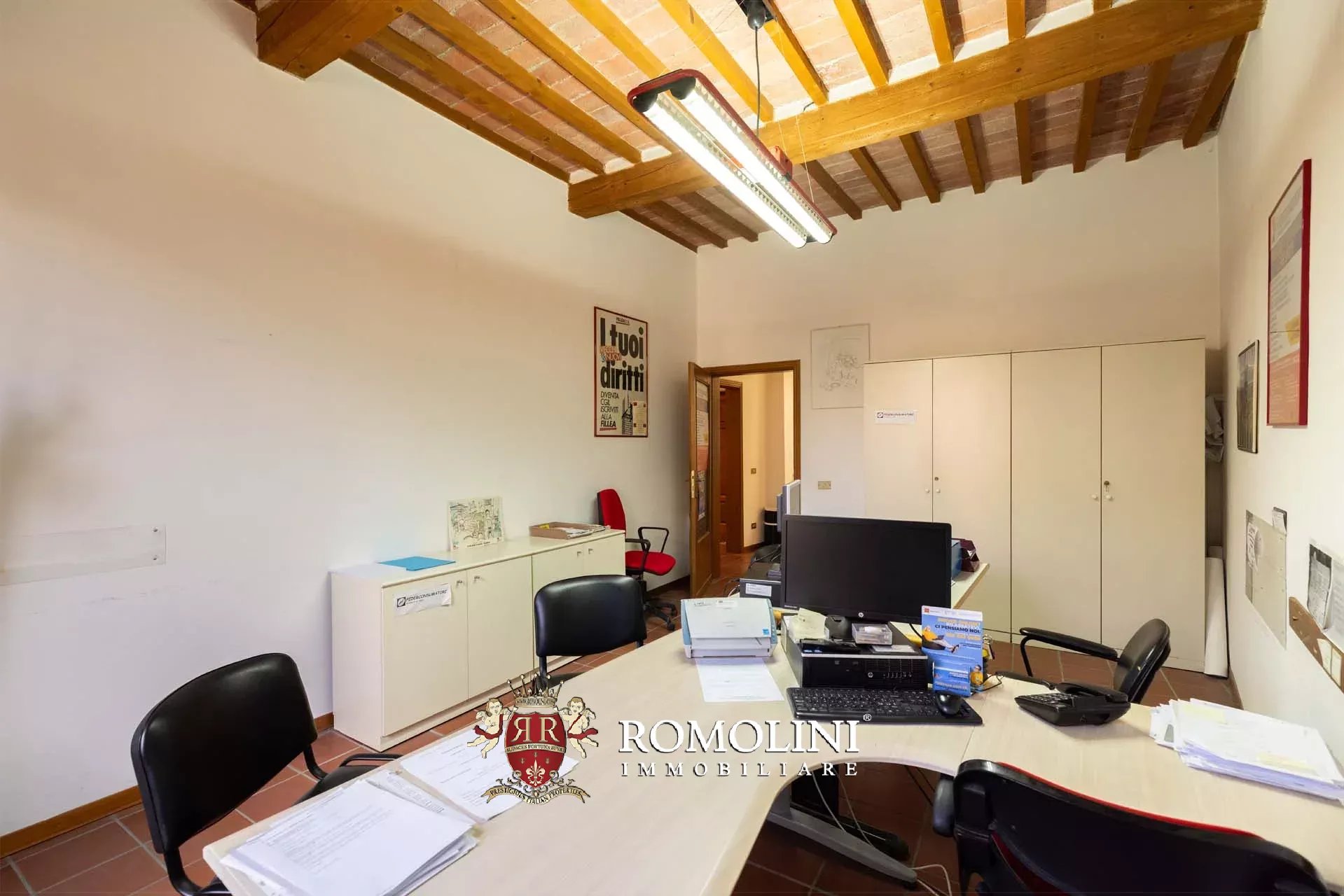 8 Bedroom Villa/Townhouse's Image 31