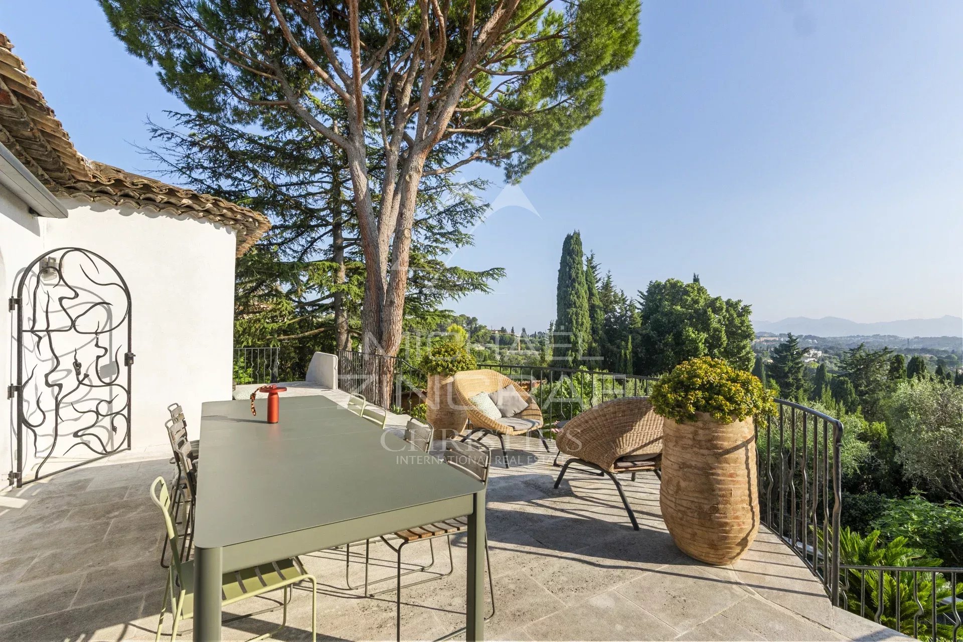 5 Bedroom Villa/Townhouse's Image 12