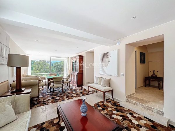 For sale Villa in Grasse with 3 apartments — photo 6